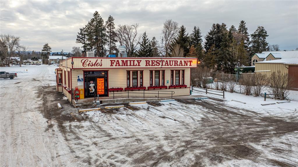 2046 Hwy 2 E
