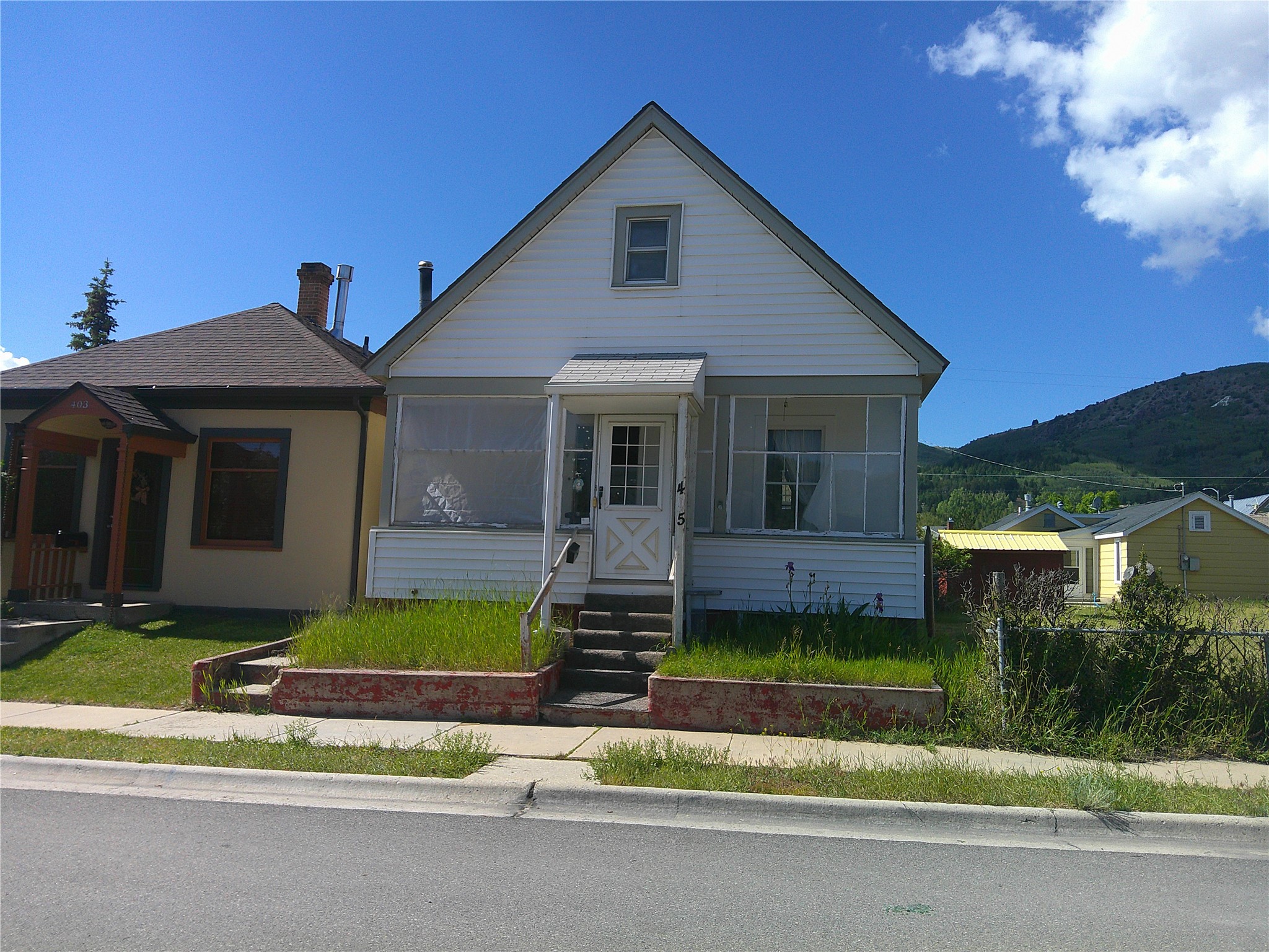 405 W Commercial Avenue