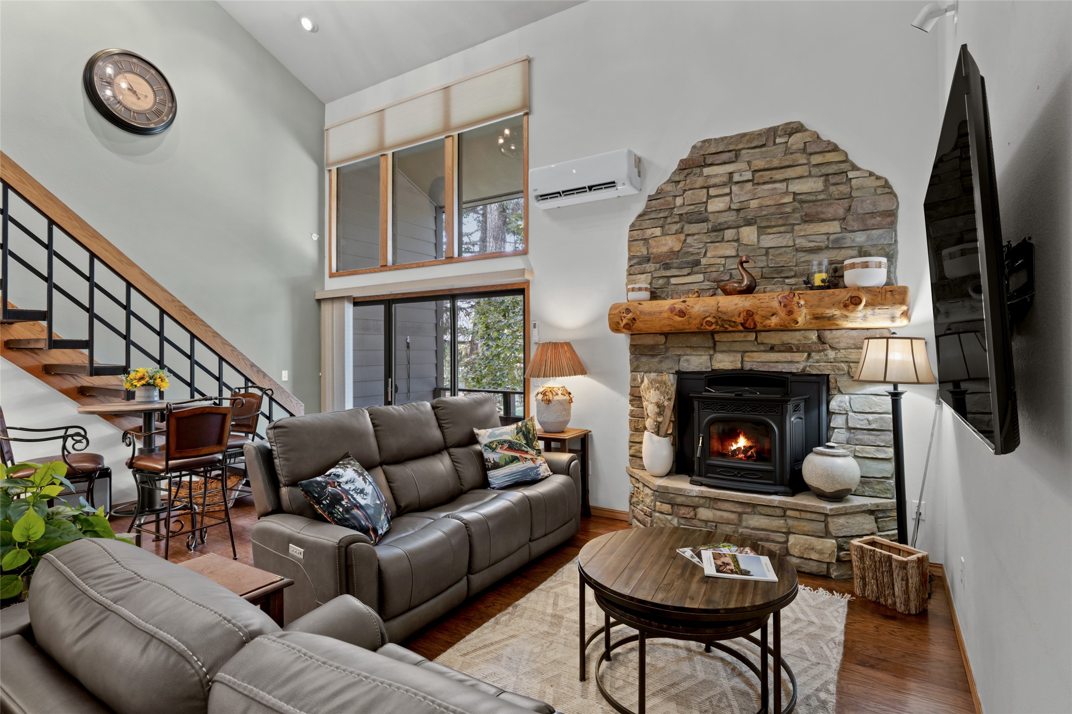 270 Bridge Street QC2 #304