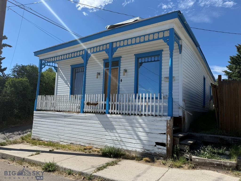 605 Caledonia Street
