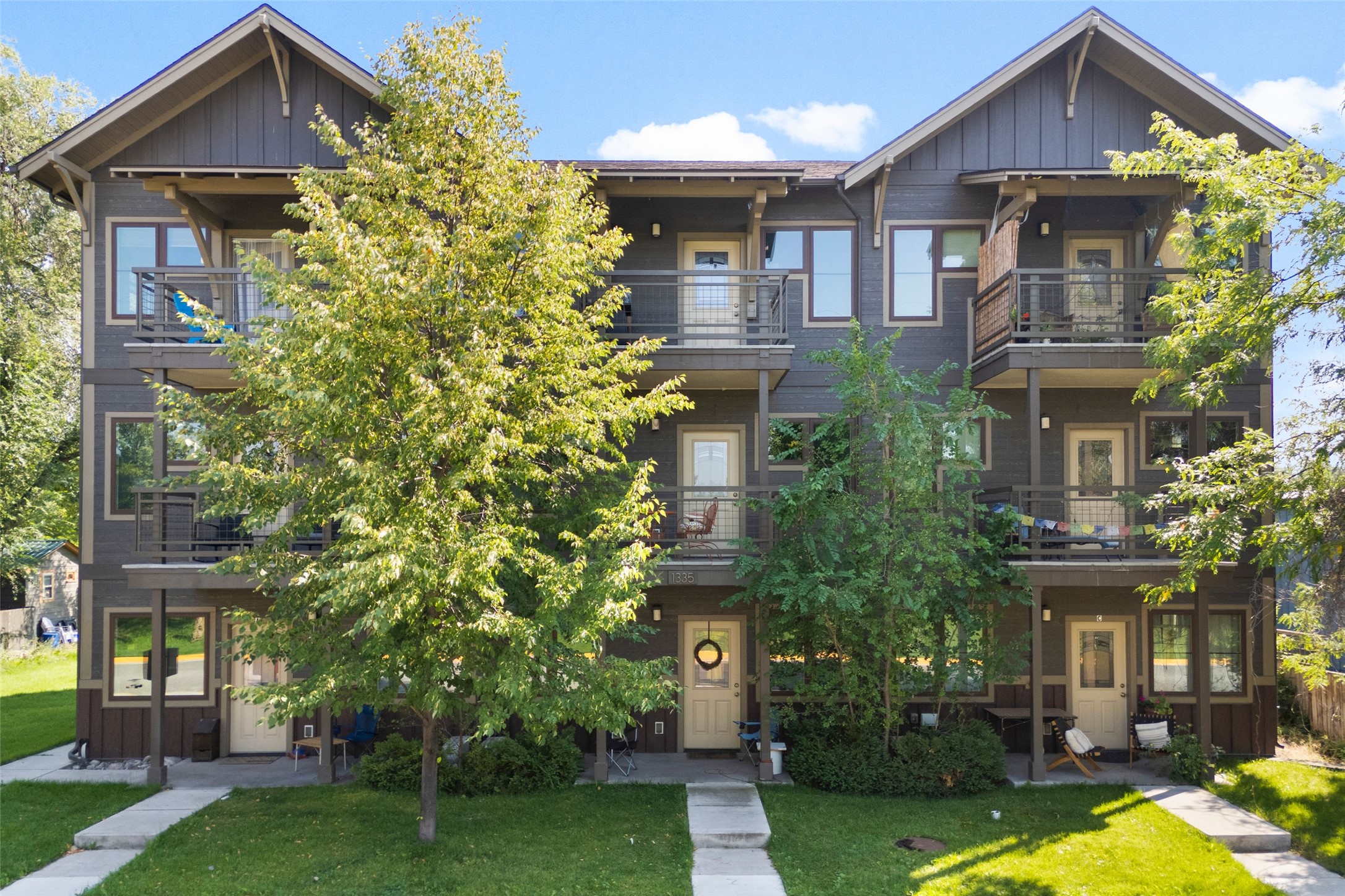 1335 Dakota Street 5