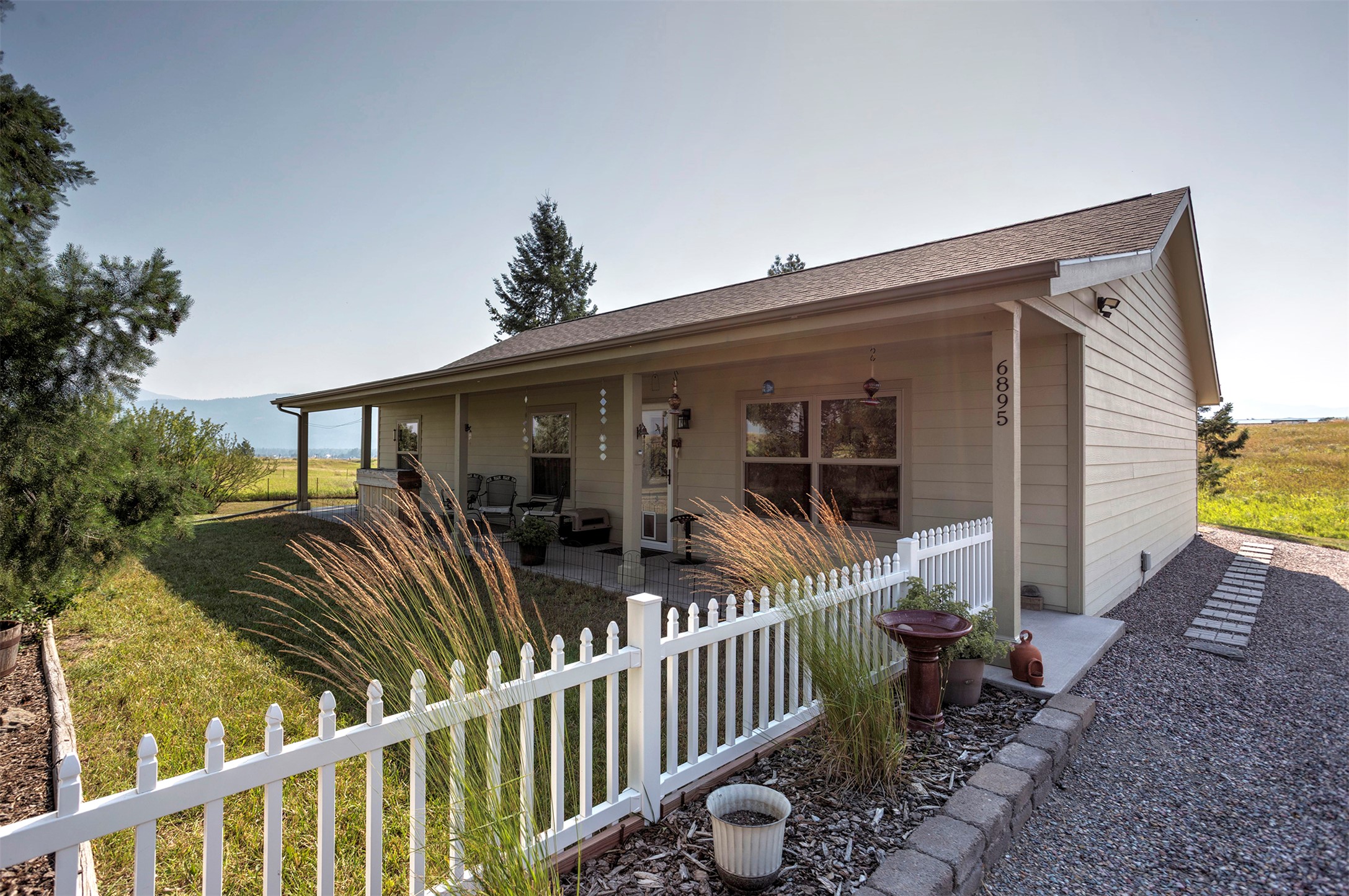 6895 Deschamps Lane