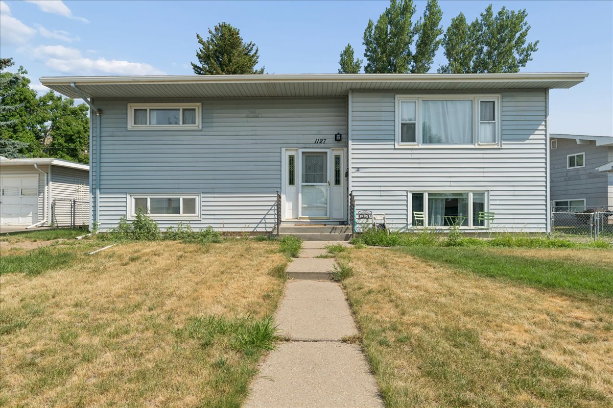 1127 Avenue C NW