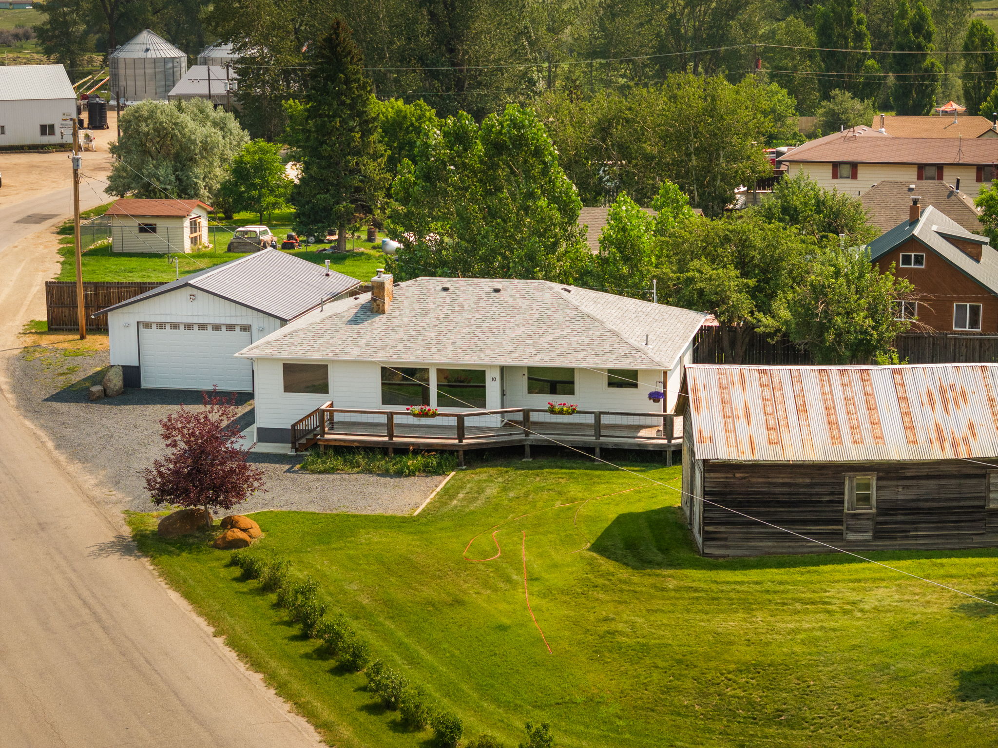 10 Lake Road