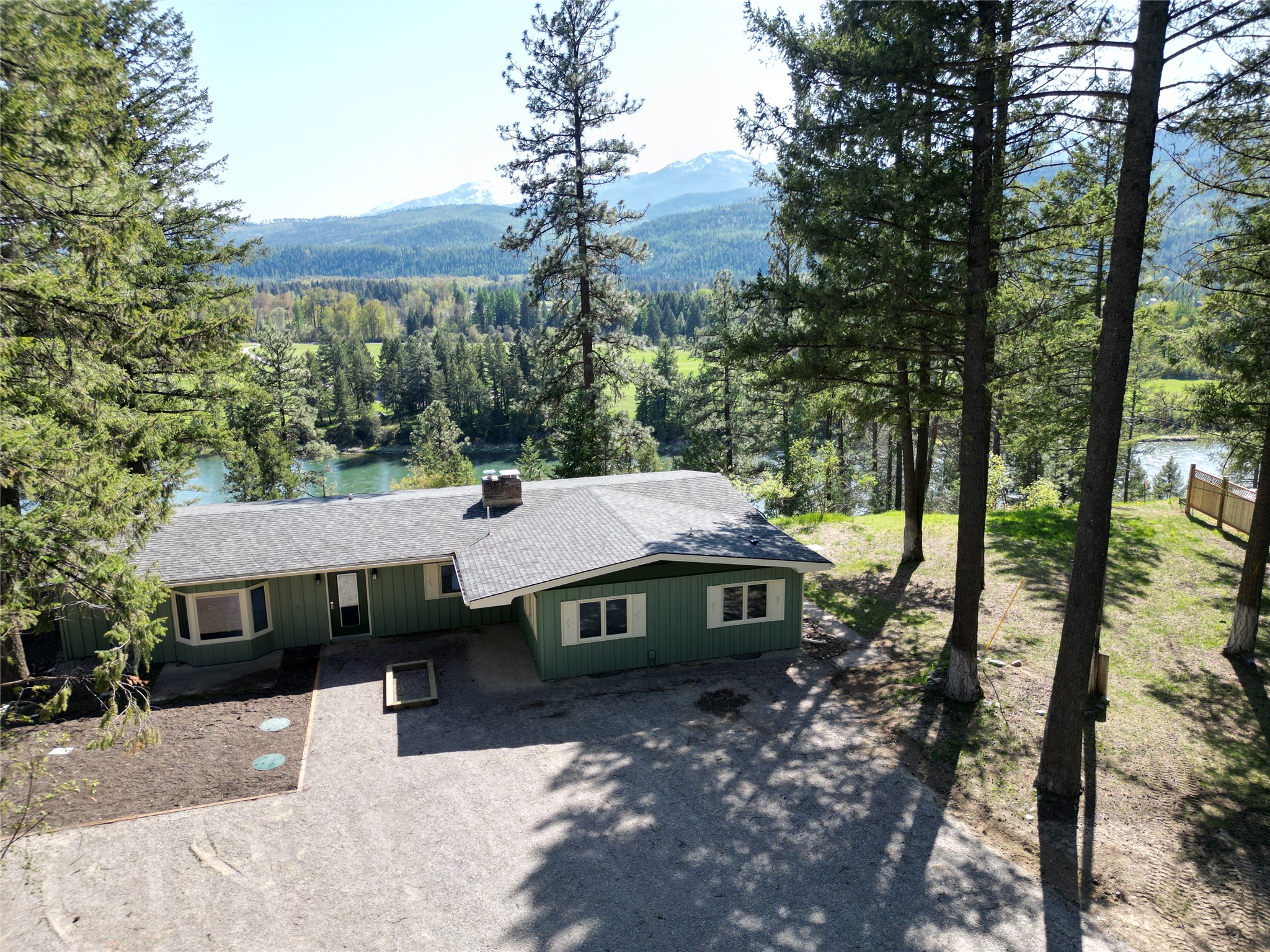 1497 Kootenai River Road
