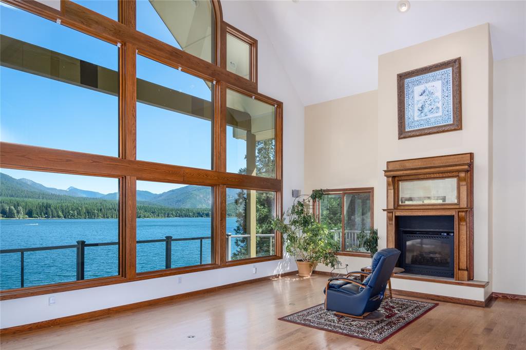 10 Northshore Drive