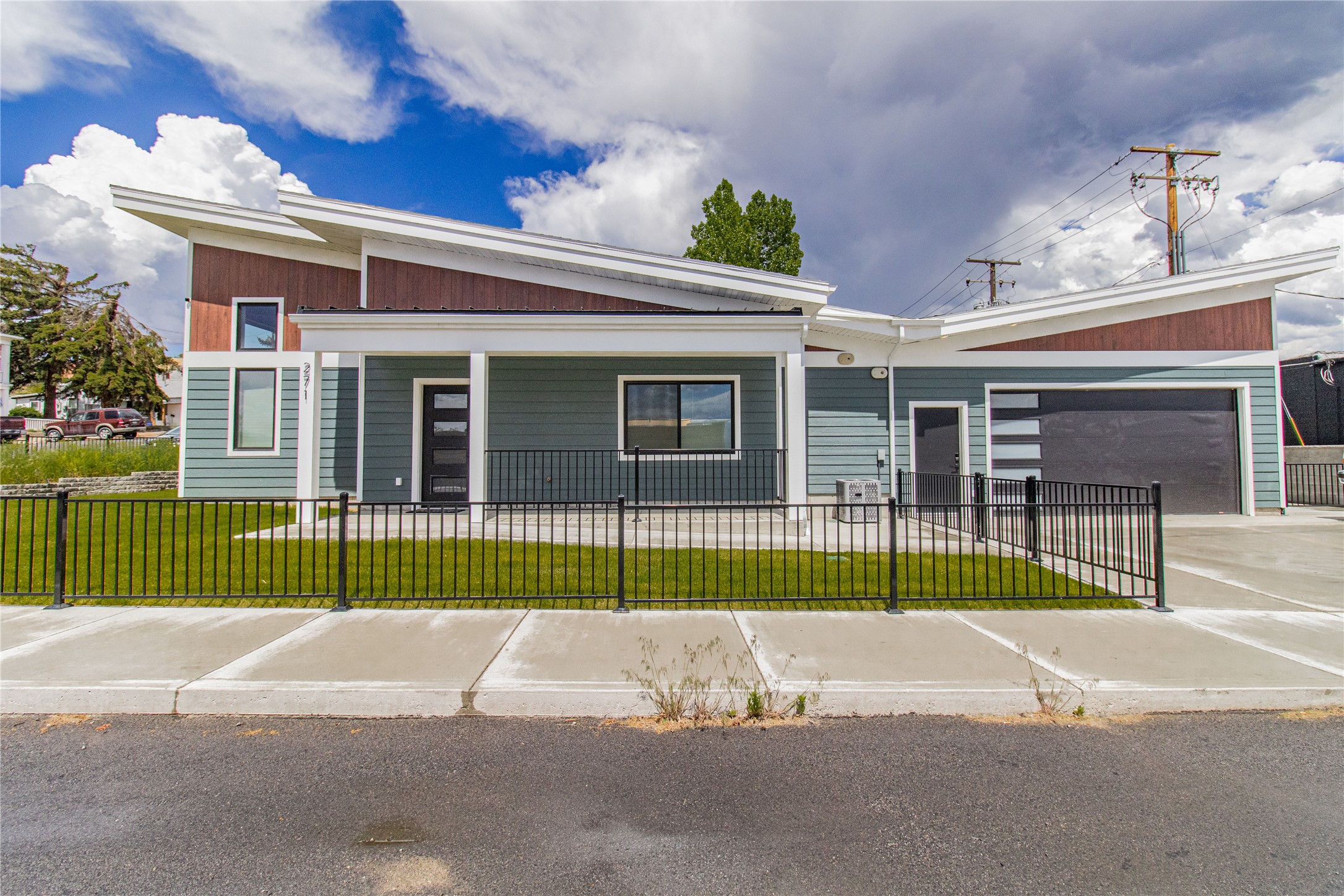 271 W Gold Street
