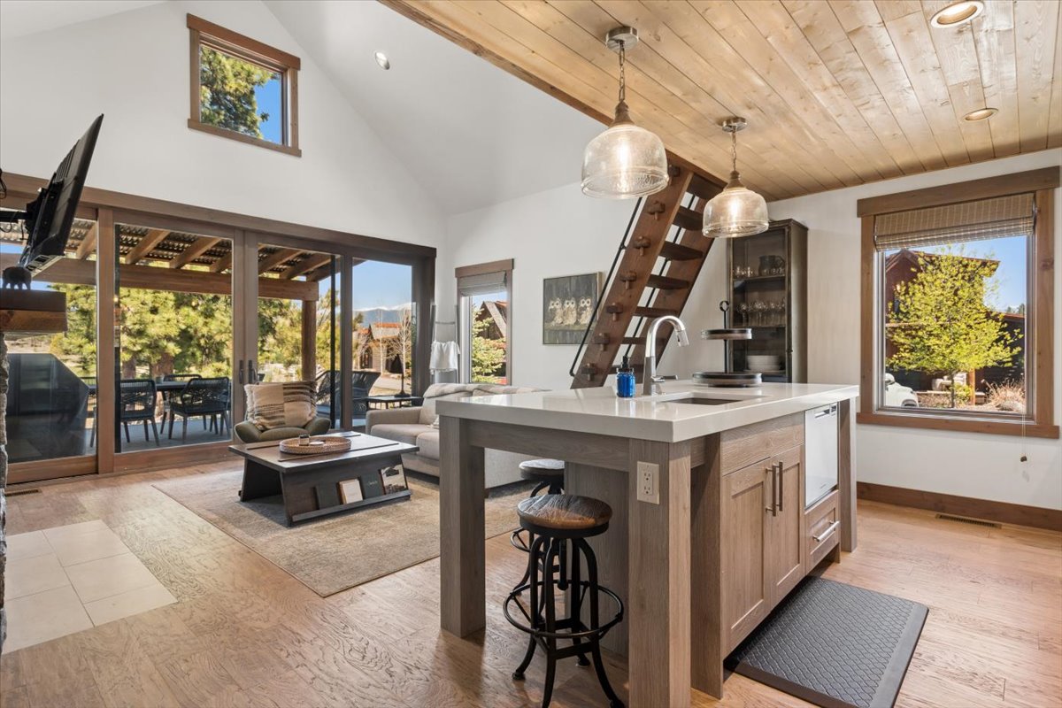 47 Cottage Lake Lane