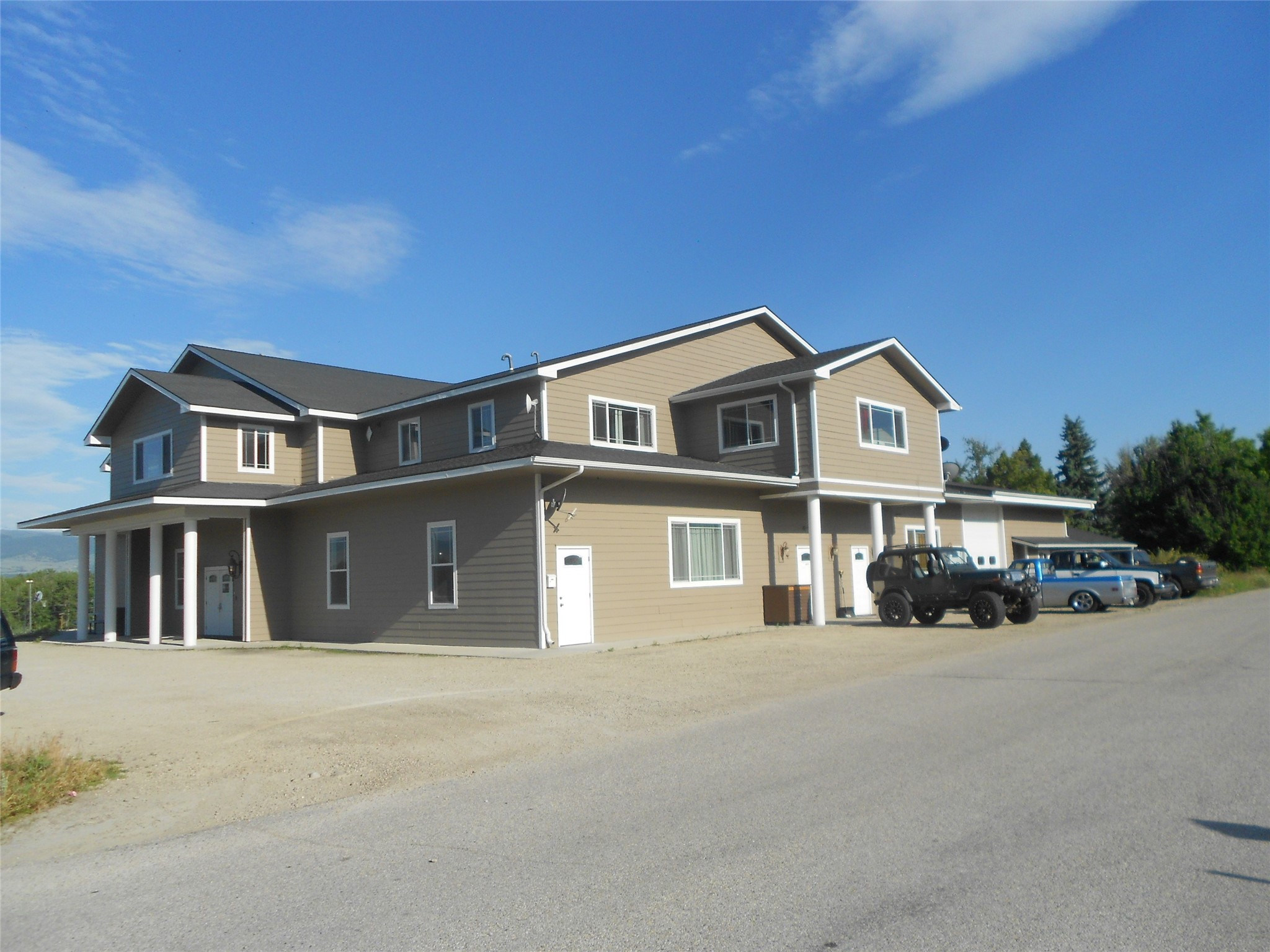 529 W River Road