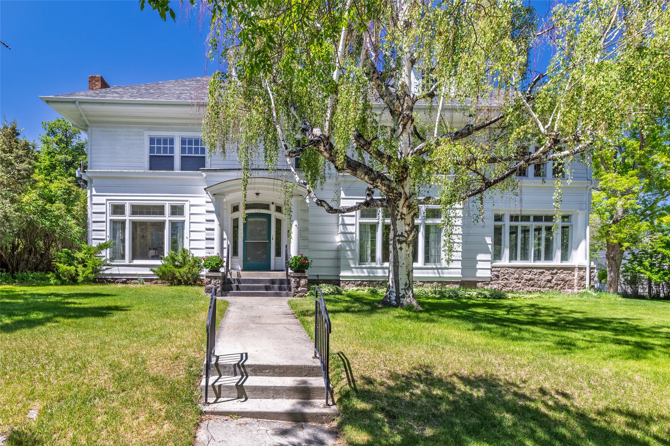 724 Monroe Avenue