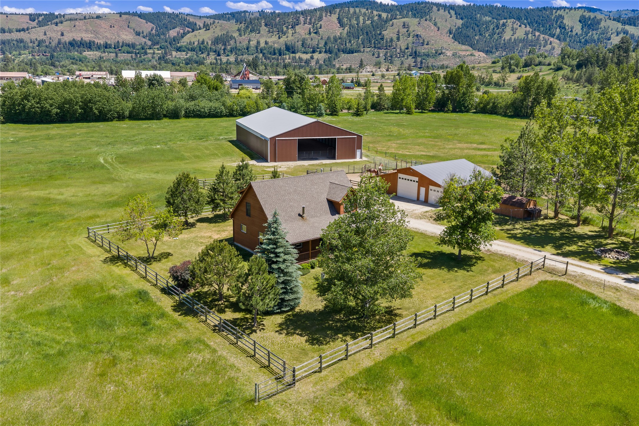 561 Camas Creek Loop
