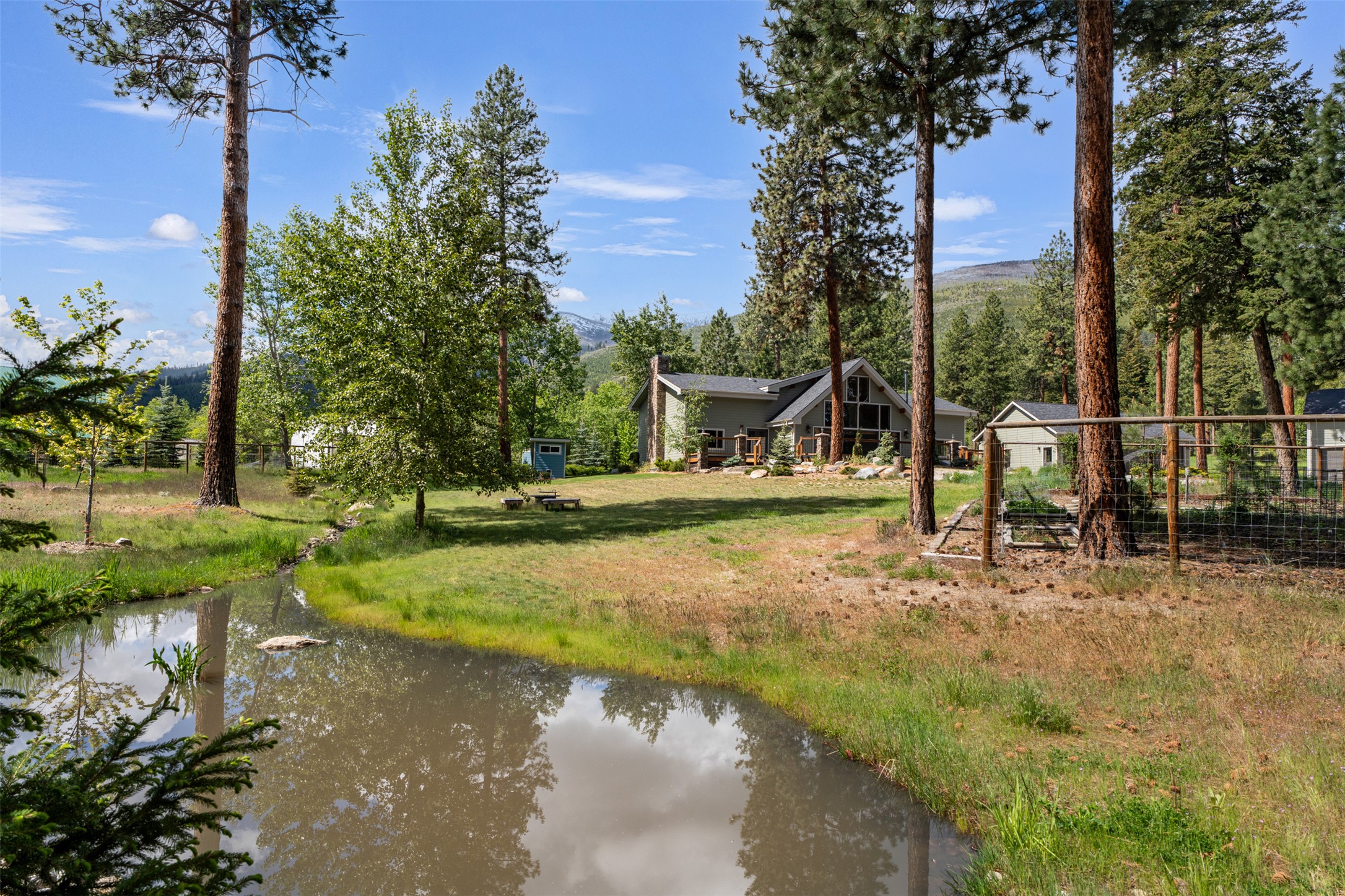895 W Cow Creek Road