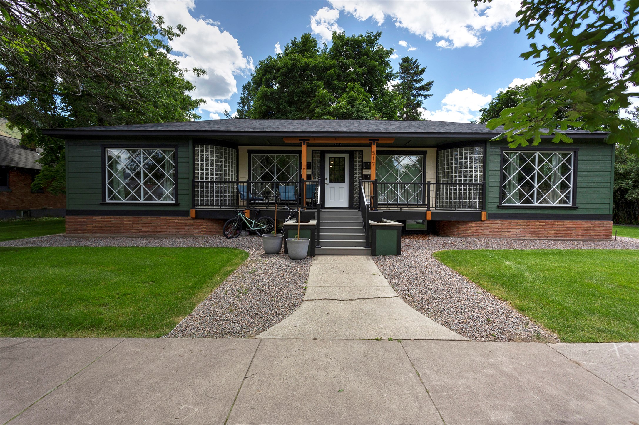 517, 517.5, 525 S 6th Street E