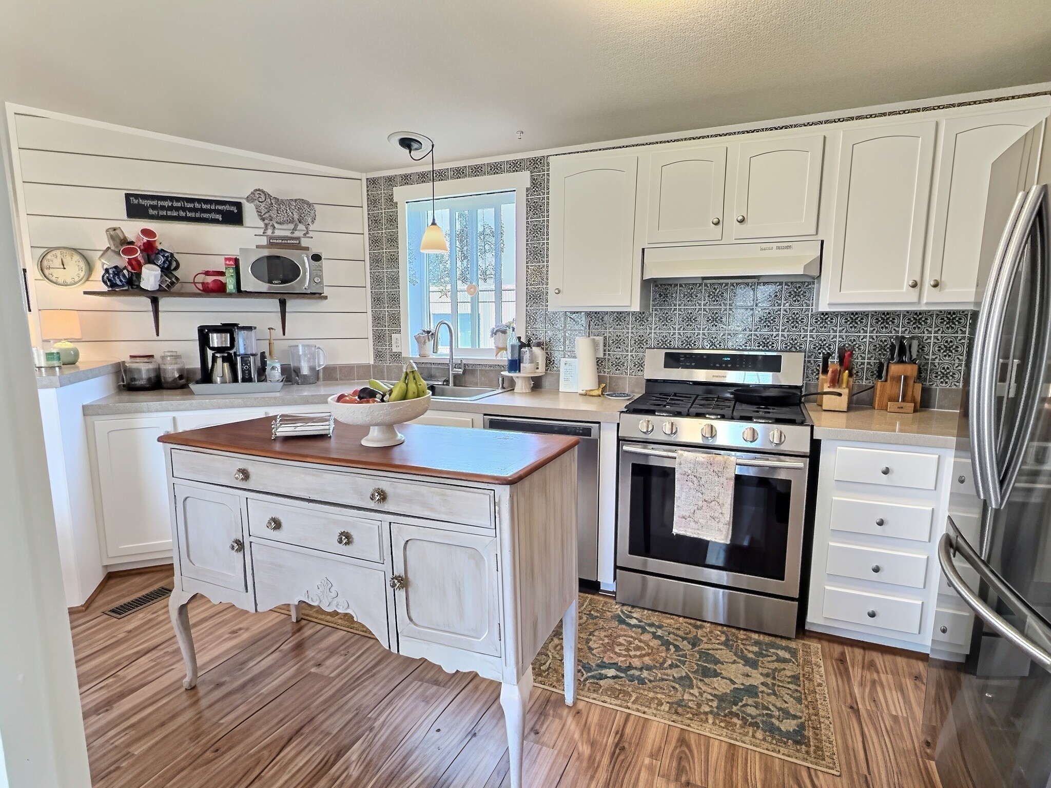 110 E Evergreen Drive