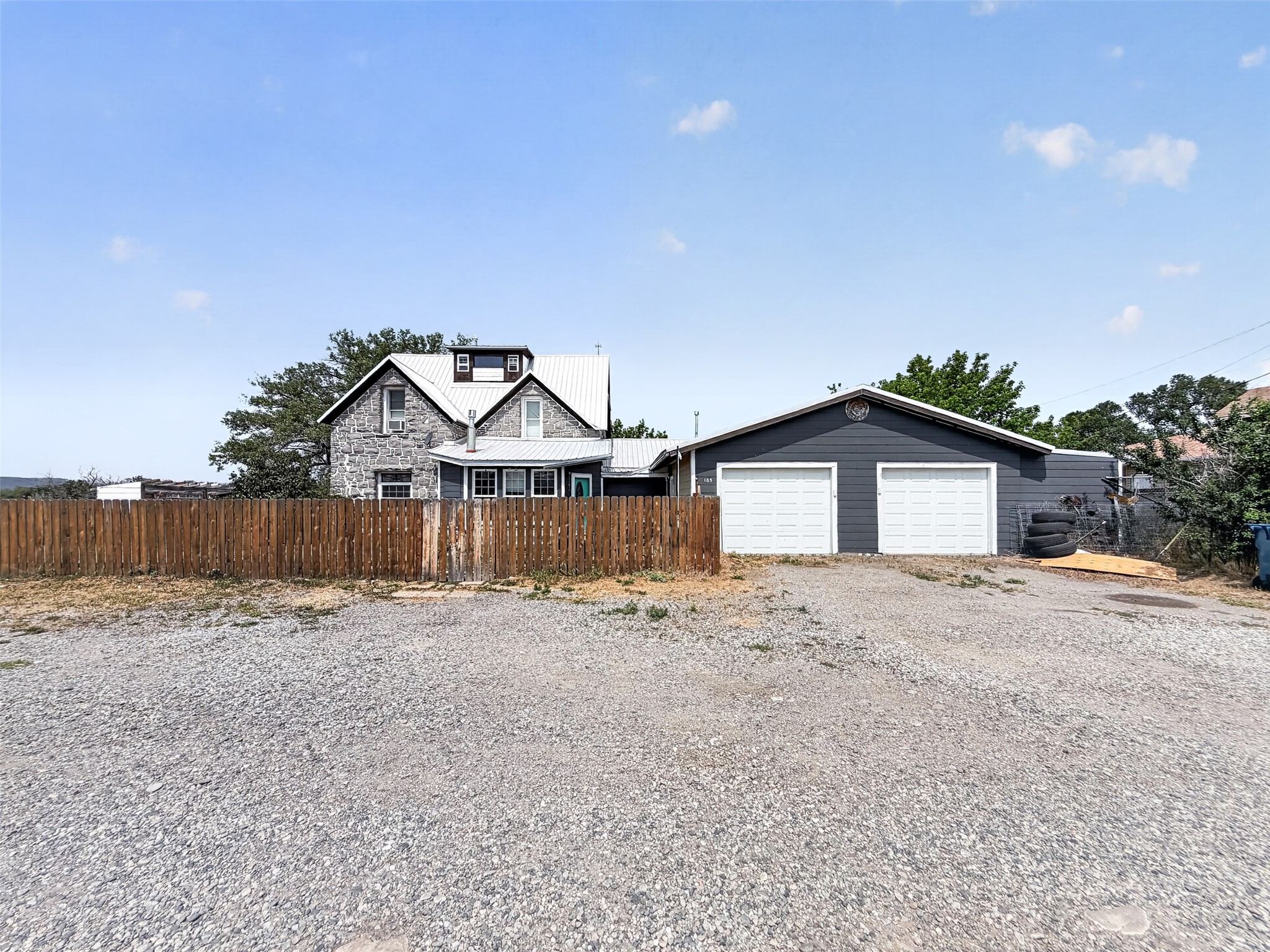 105 W Yellowstone Avenue