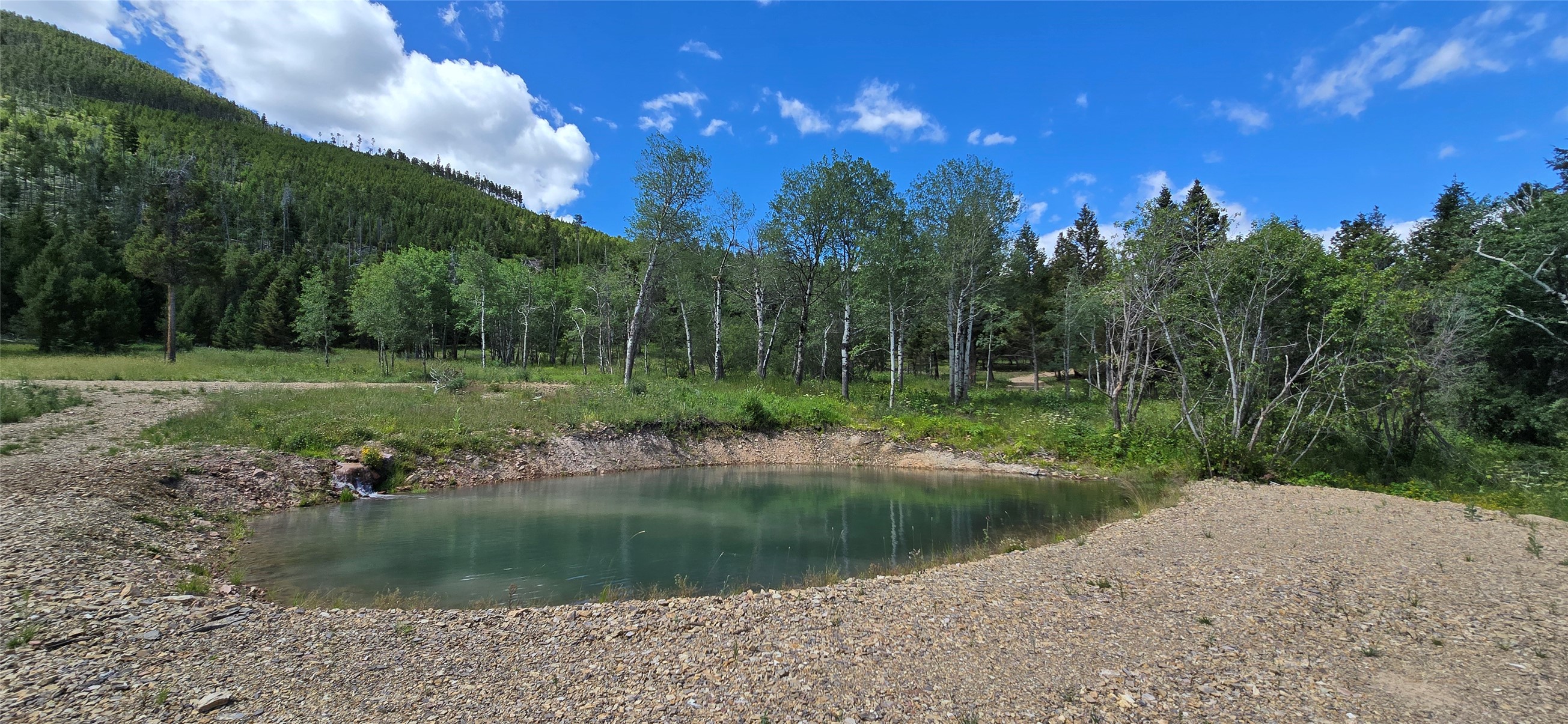 8 Tract Hall Creek