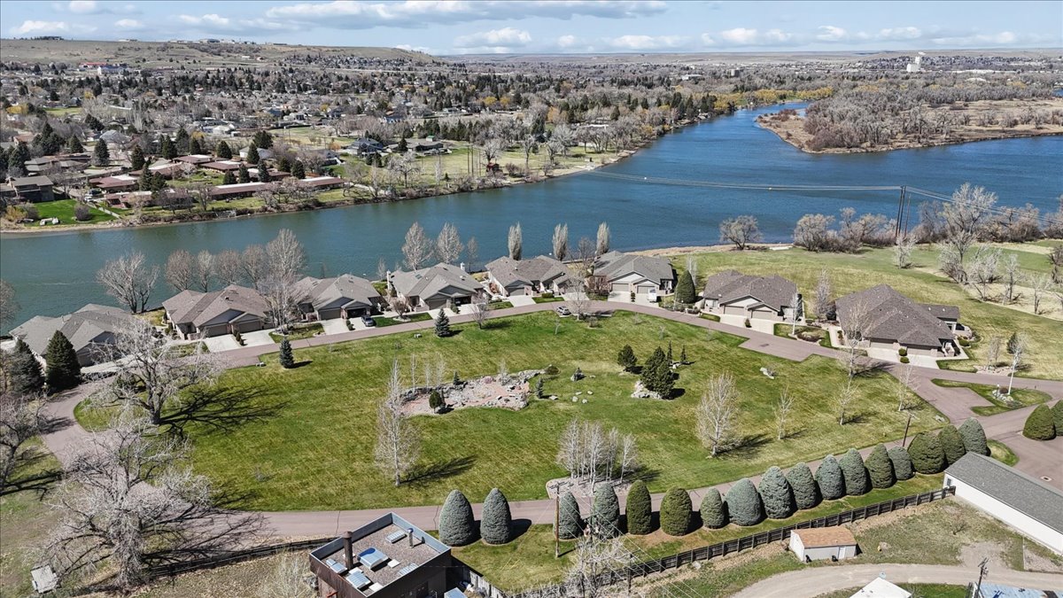 3000 Lower River Road 2