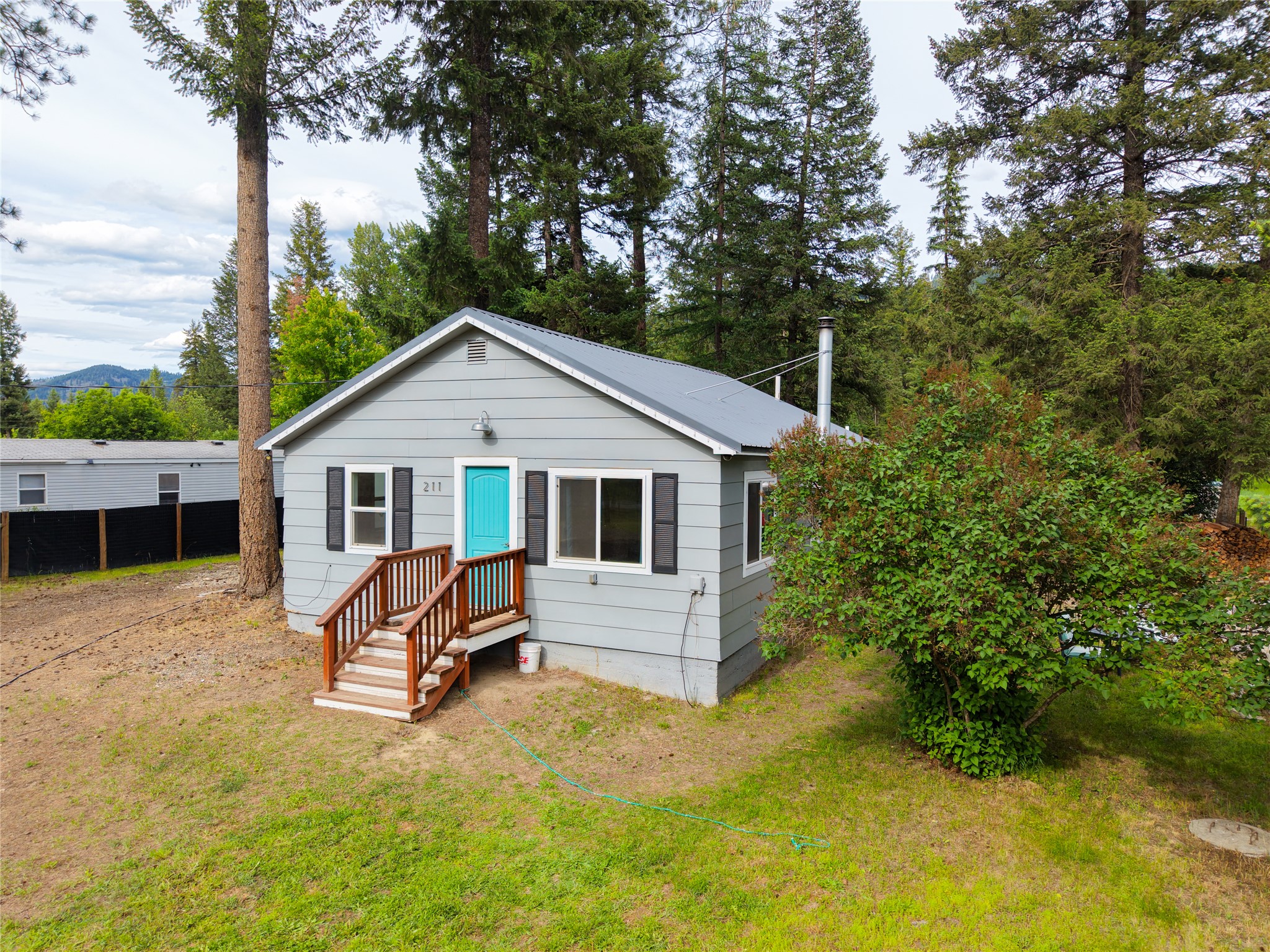 211 Autumn Road