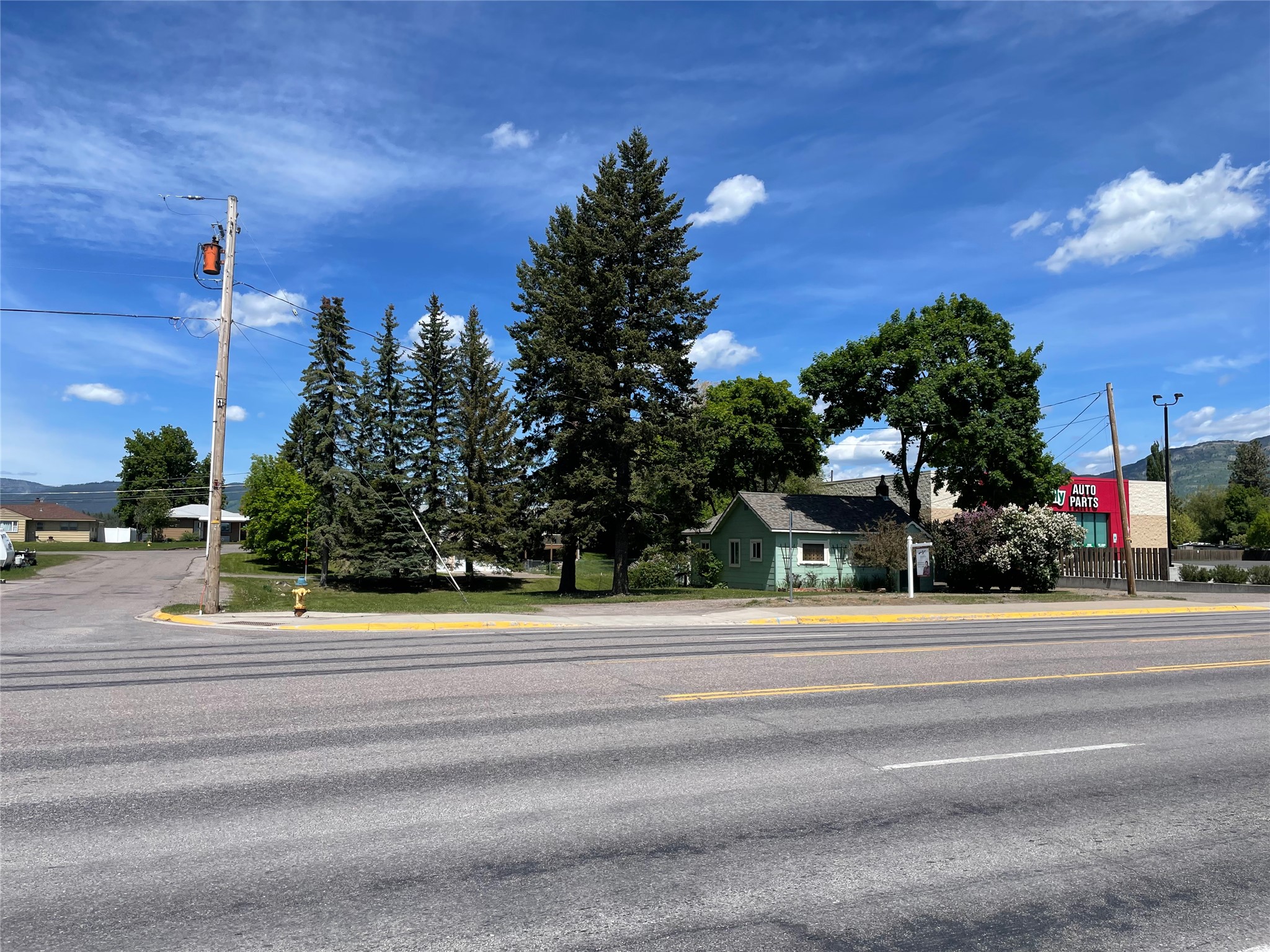 929 9th Street W