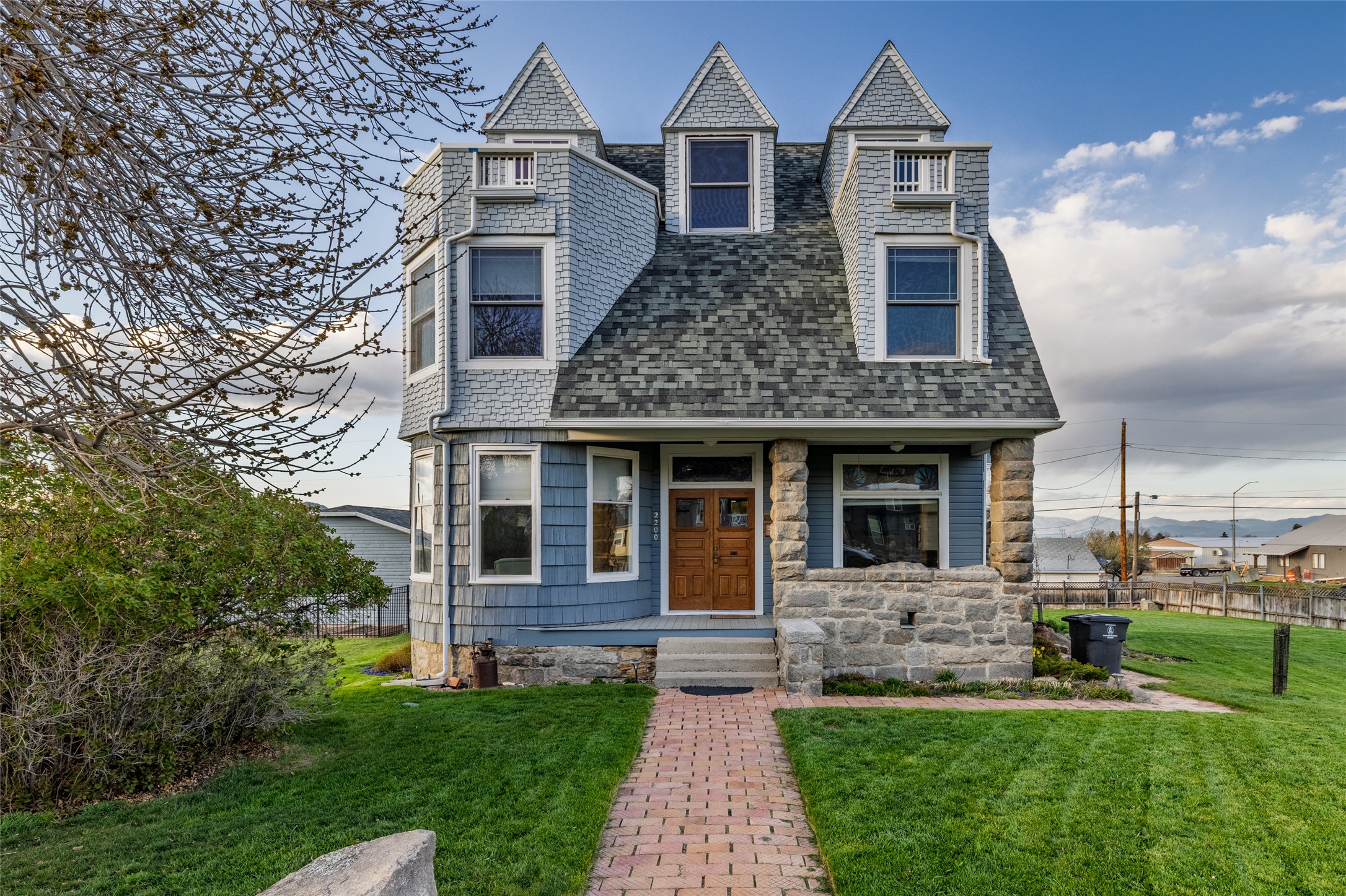 2200 Cannon Street