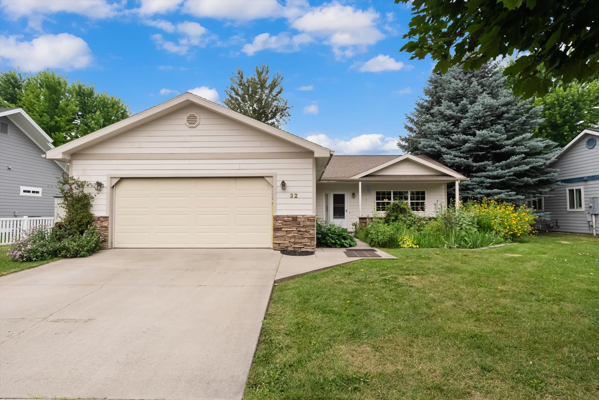 32 Windward Loop