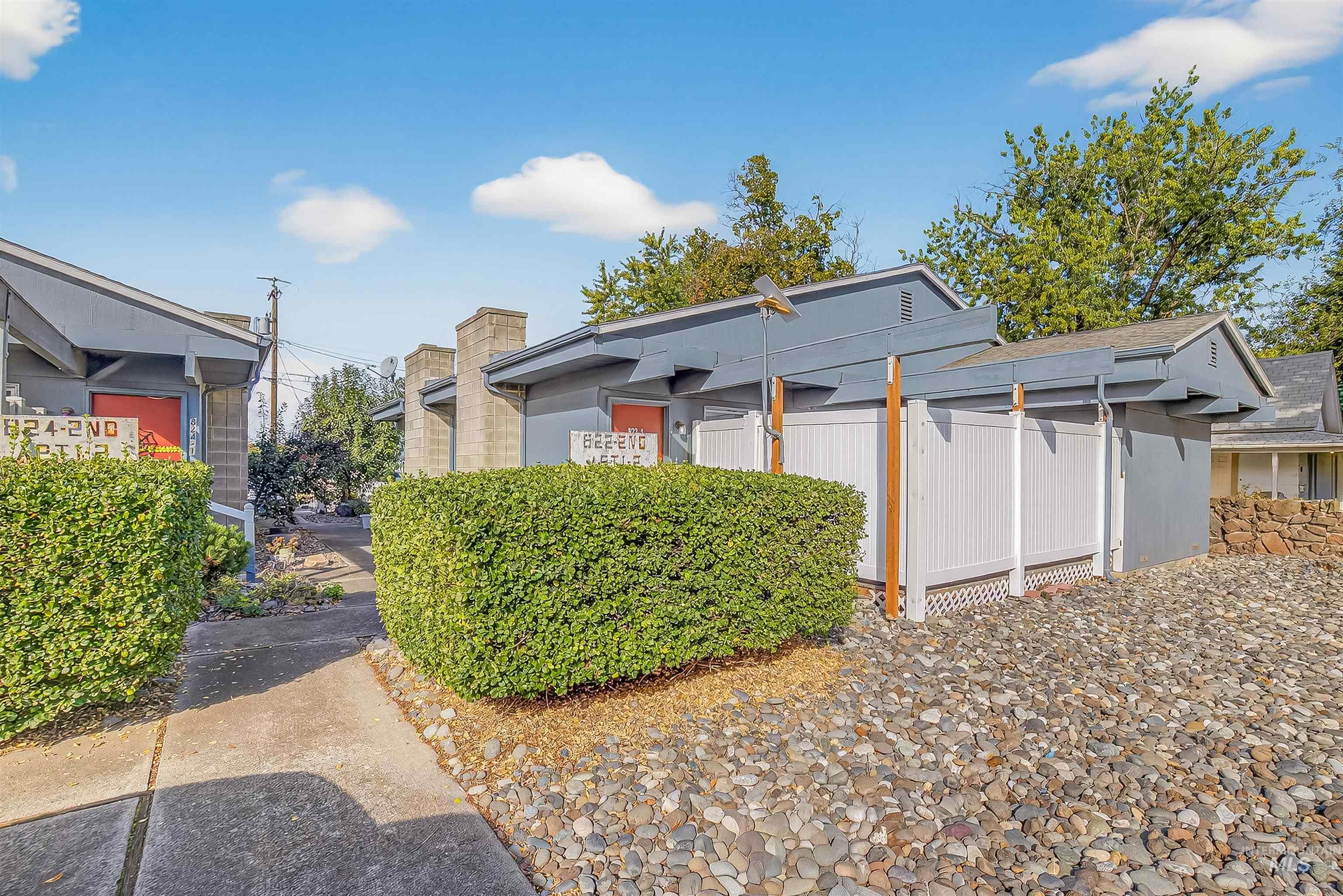 820, 822, 824 2nd St, Clarkston WA 99403