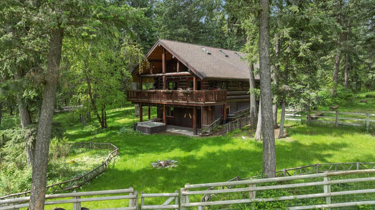 290 Larch Ridge