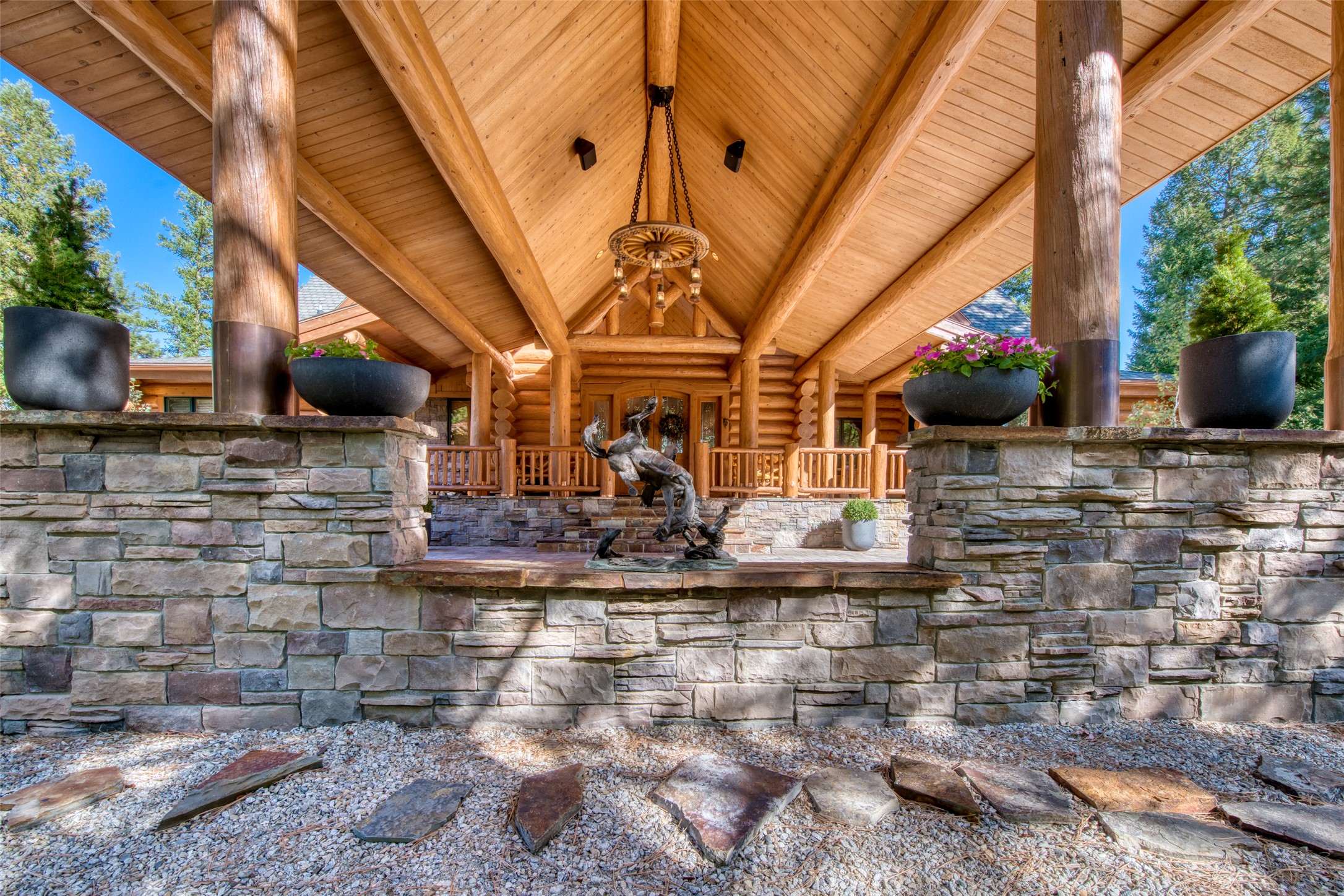 541 Raven Wood