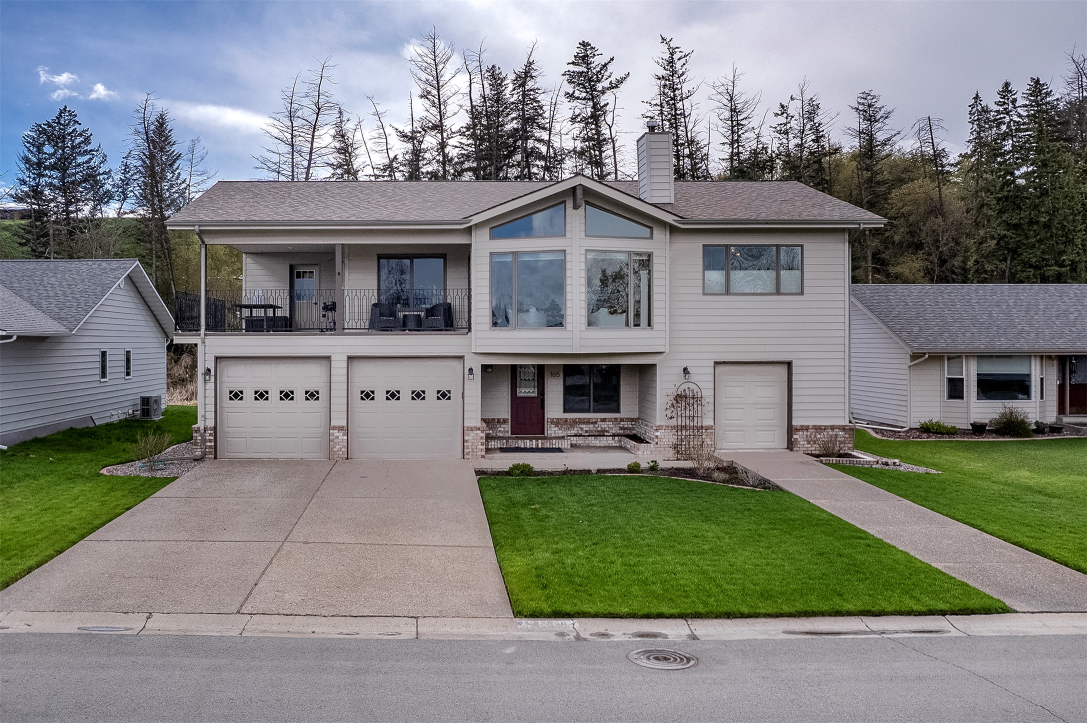 165 W Nicklaus Avenue