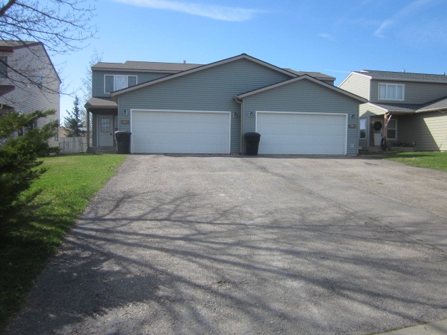 2000 & 2002 Greatview Drive