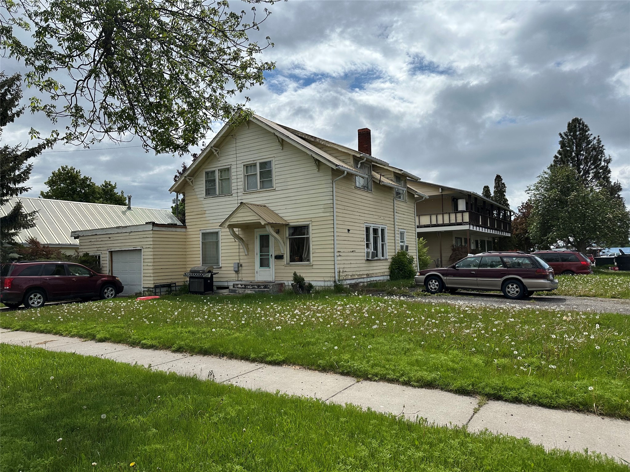 654 E Washington Street East North 1