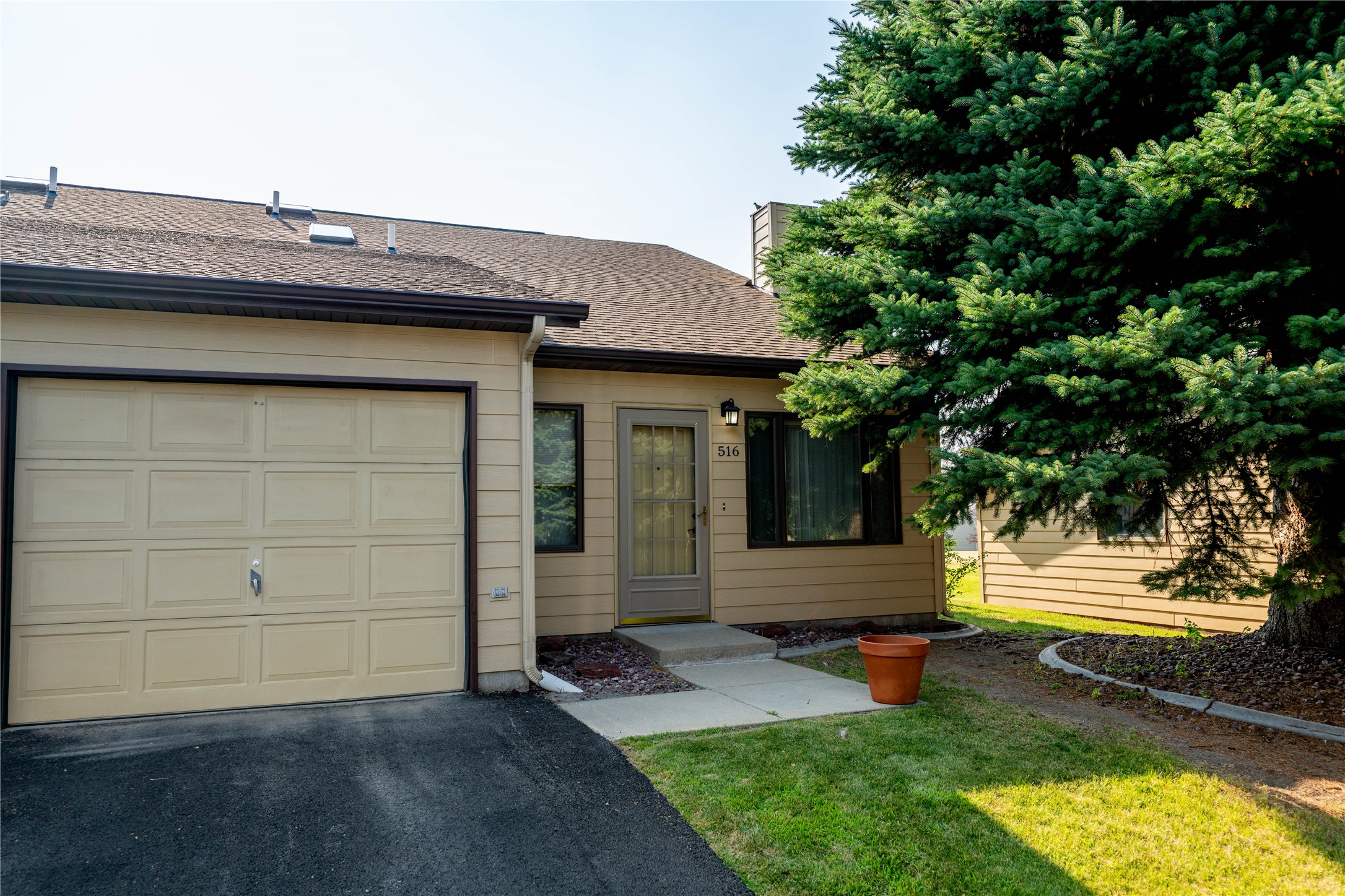 516 Coventry Court