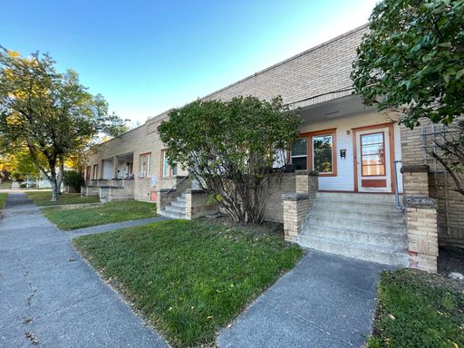 1-11 17th Street S