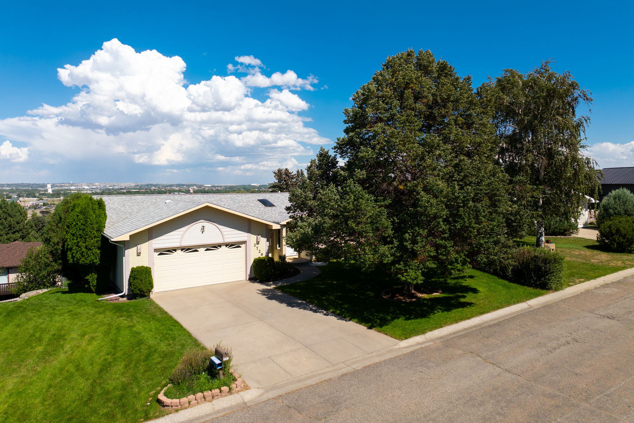 2729 Greenbriar Drive