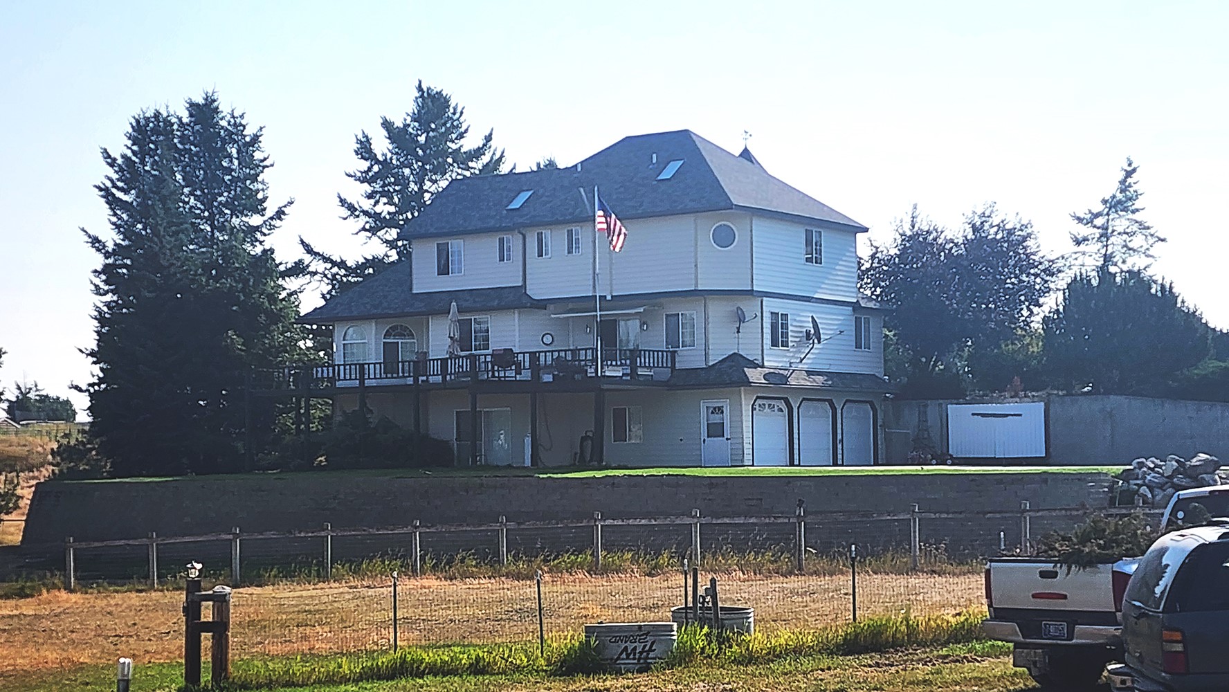 527 Grande Vista Drive