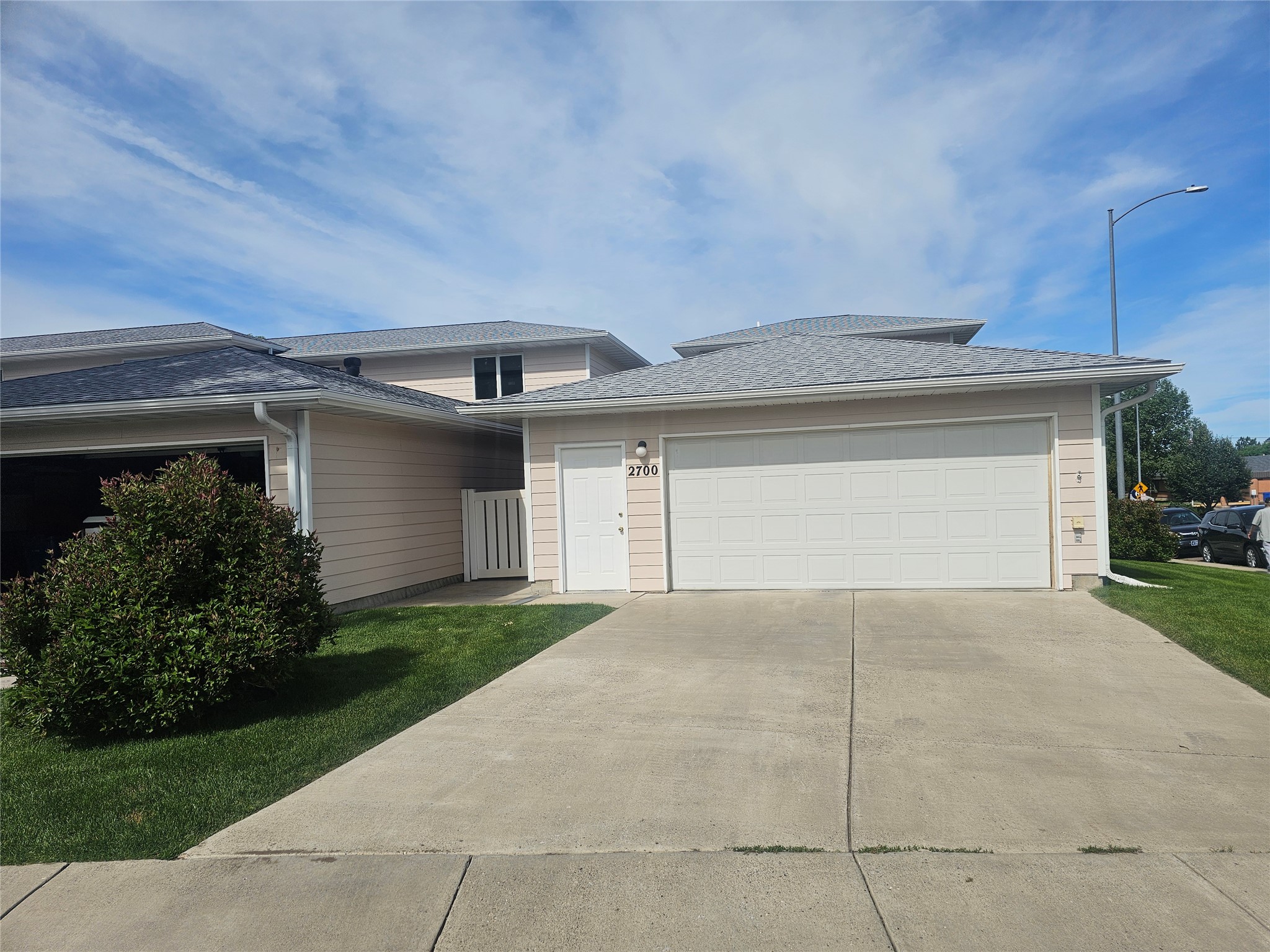 2700 Desert Drive