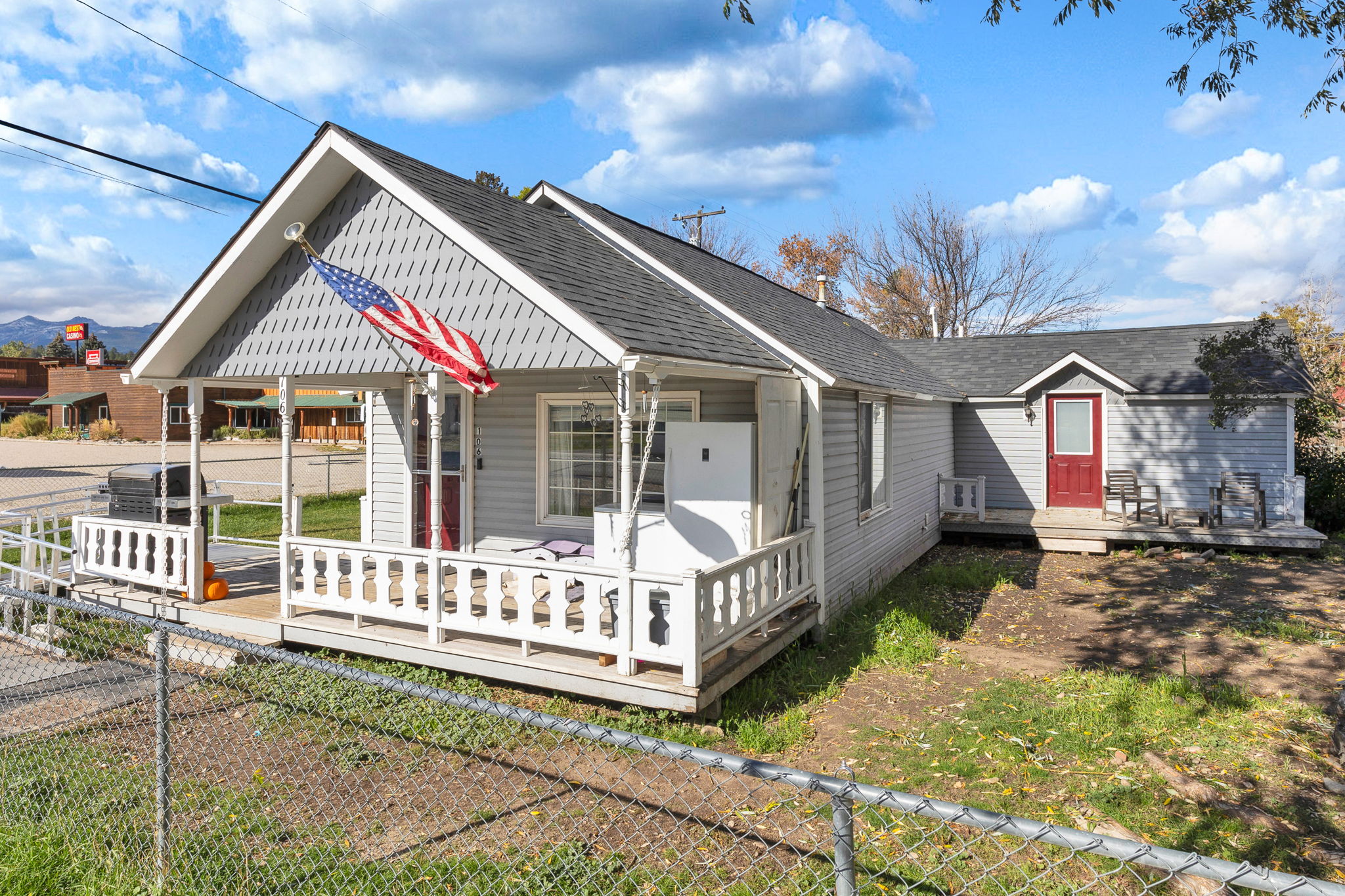 106 E Southwic Avenue