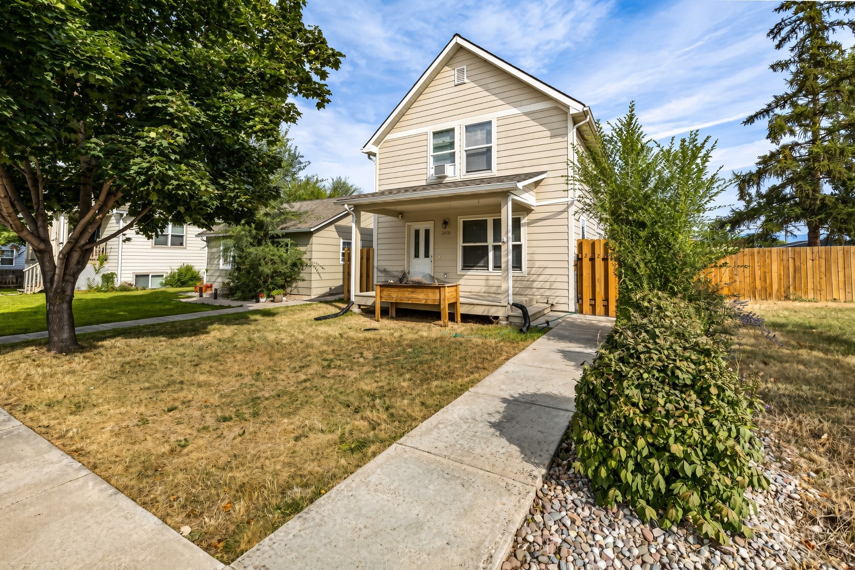2418 & 2420 Ernest Avenue