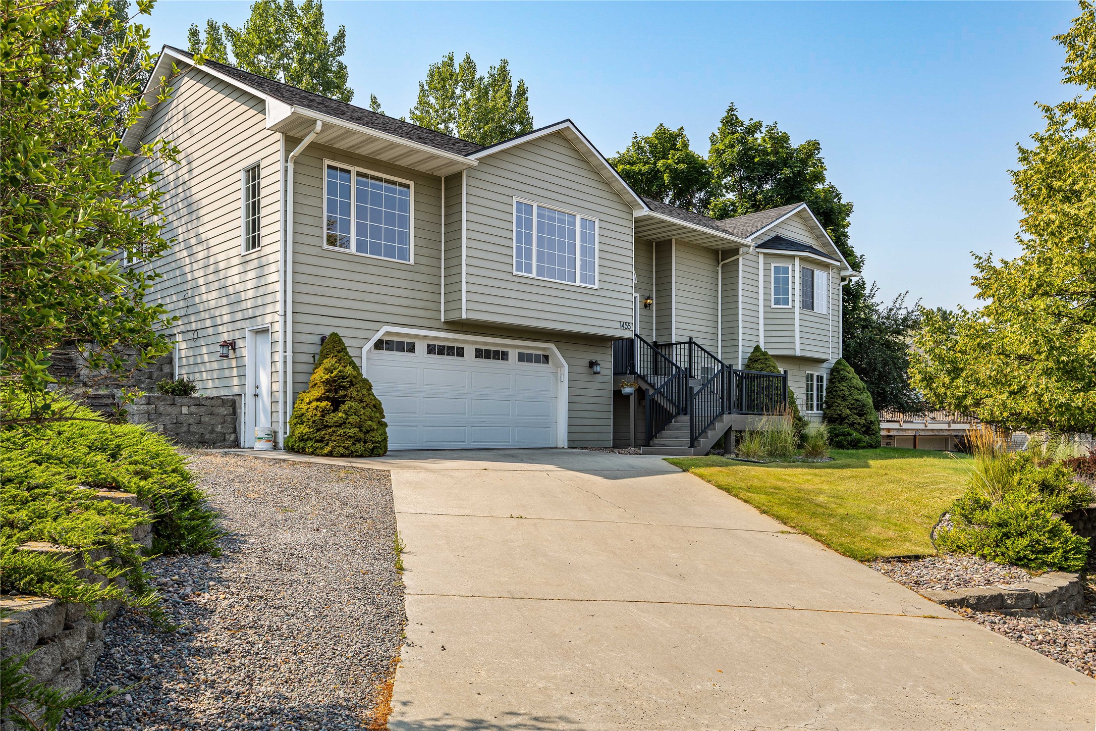 1455 Woodbine Place
