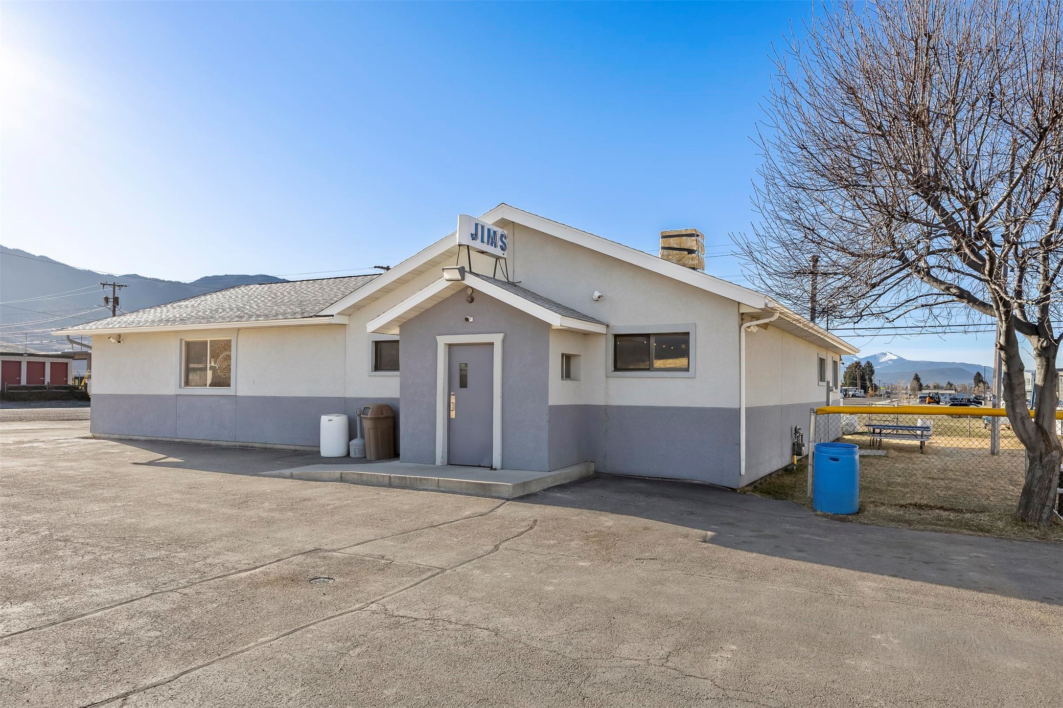 2740 Elm Street