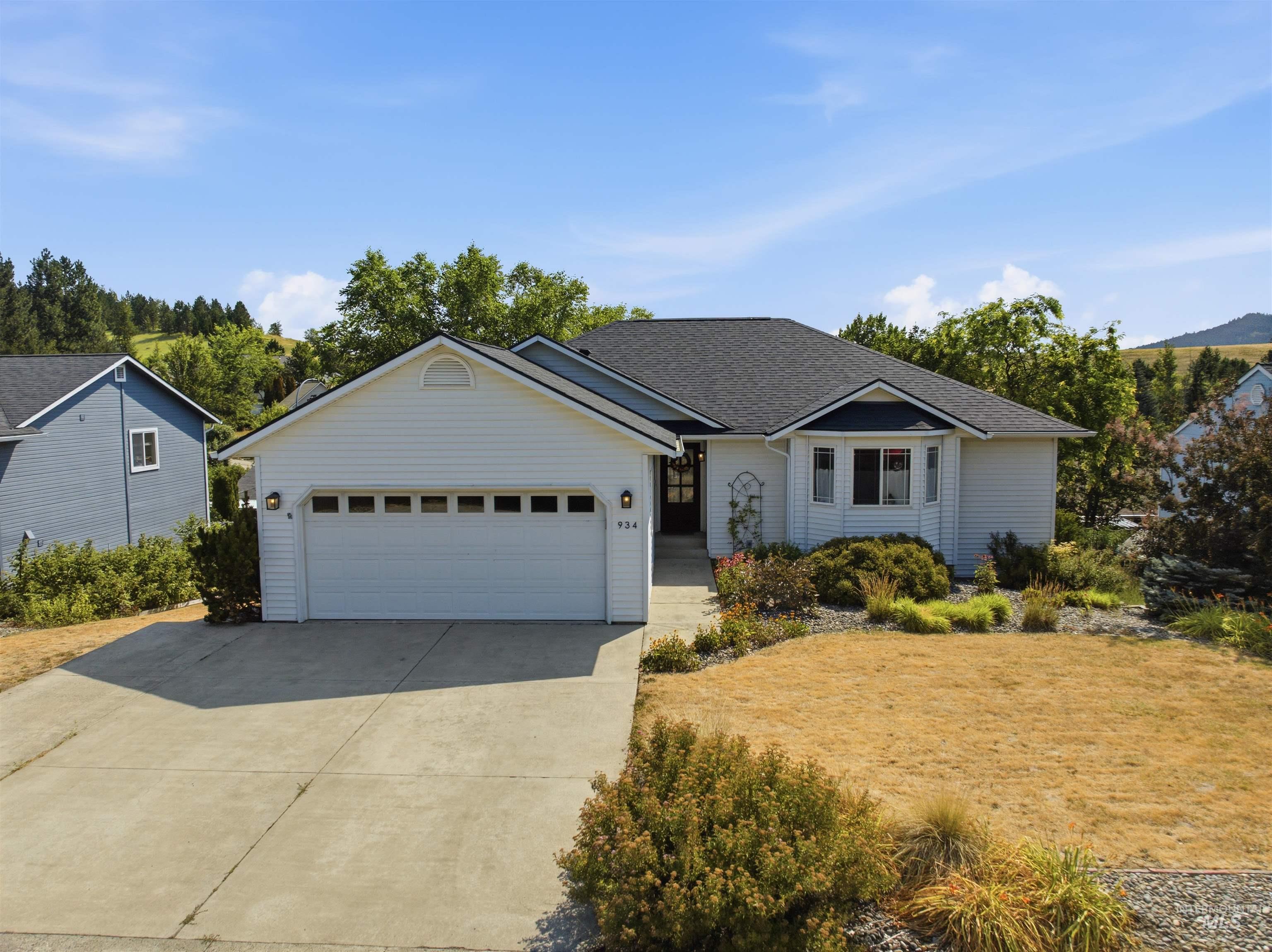 934 Shoshone St, Moscow ID 83843