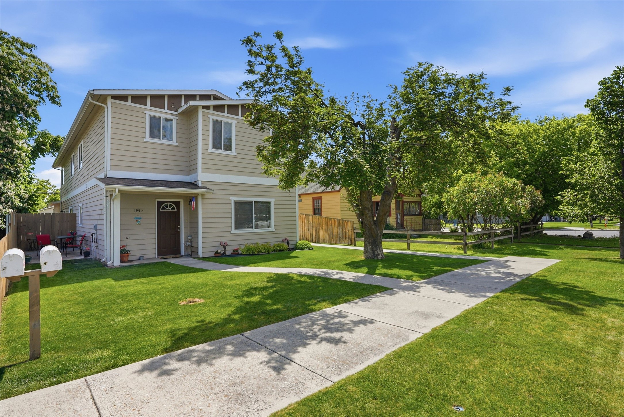 1951 S 4th Street W B