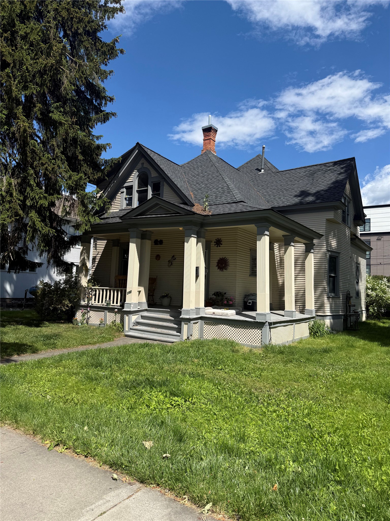 238 & 242 S 5th Street E