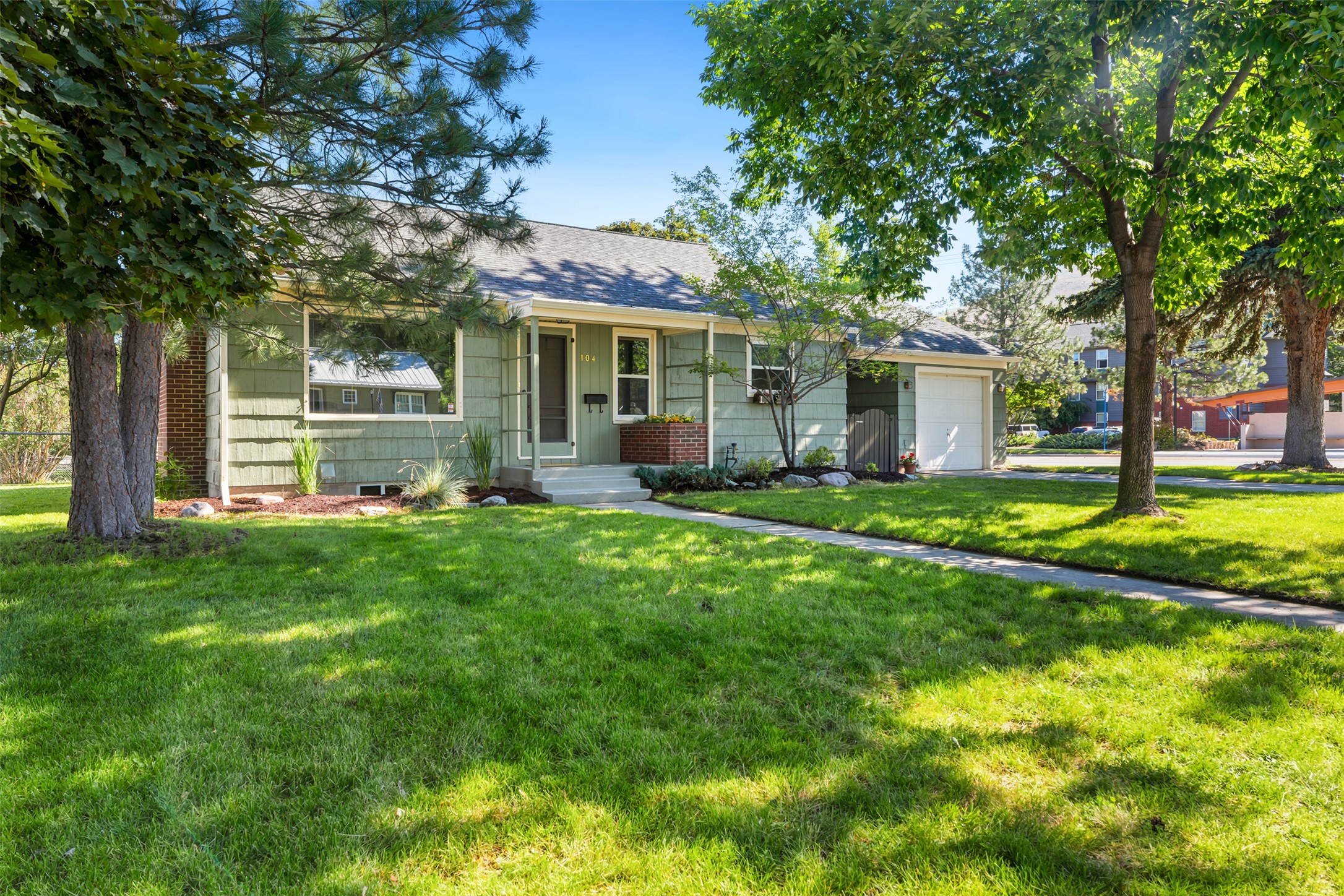 104 Agnes Avenue