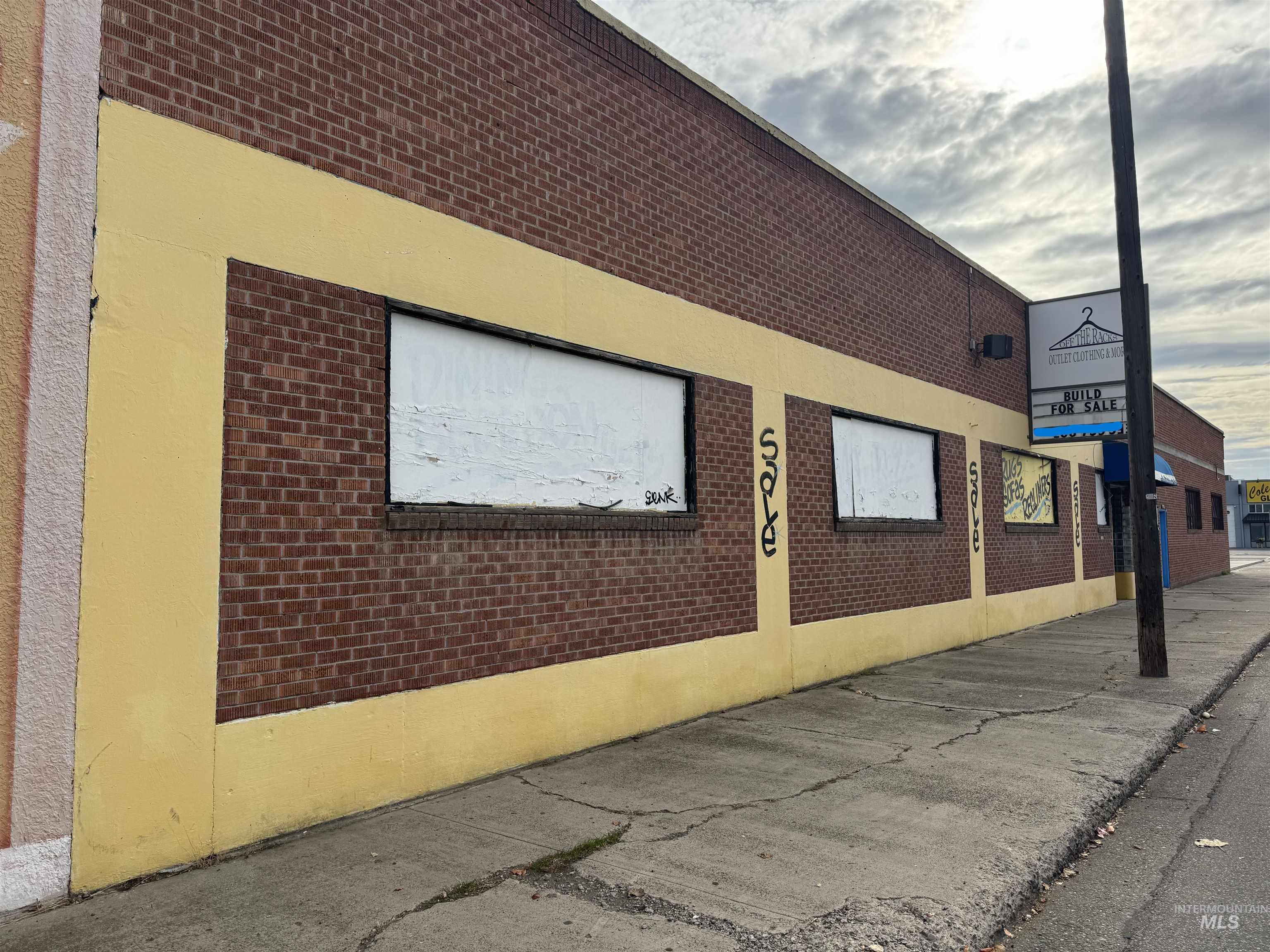 136 SE 2nd St, Ontario OR 97914
