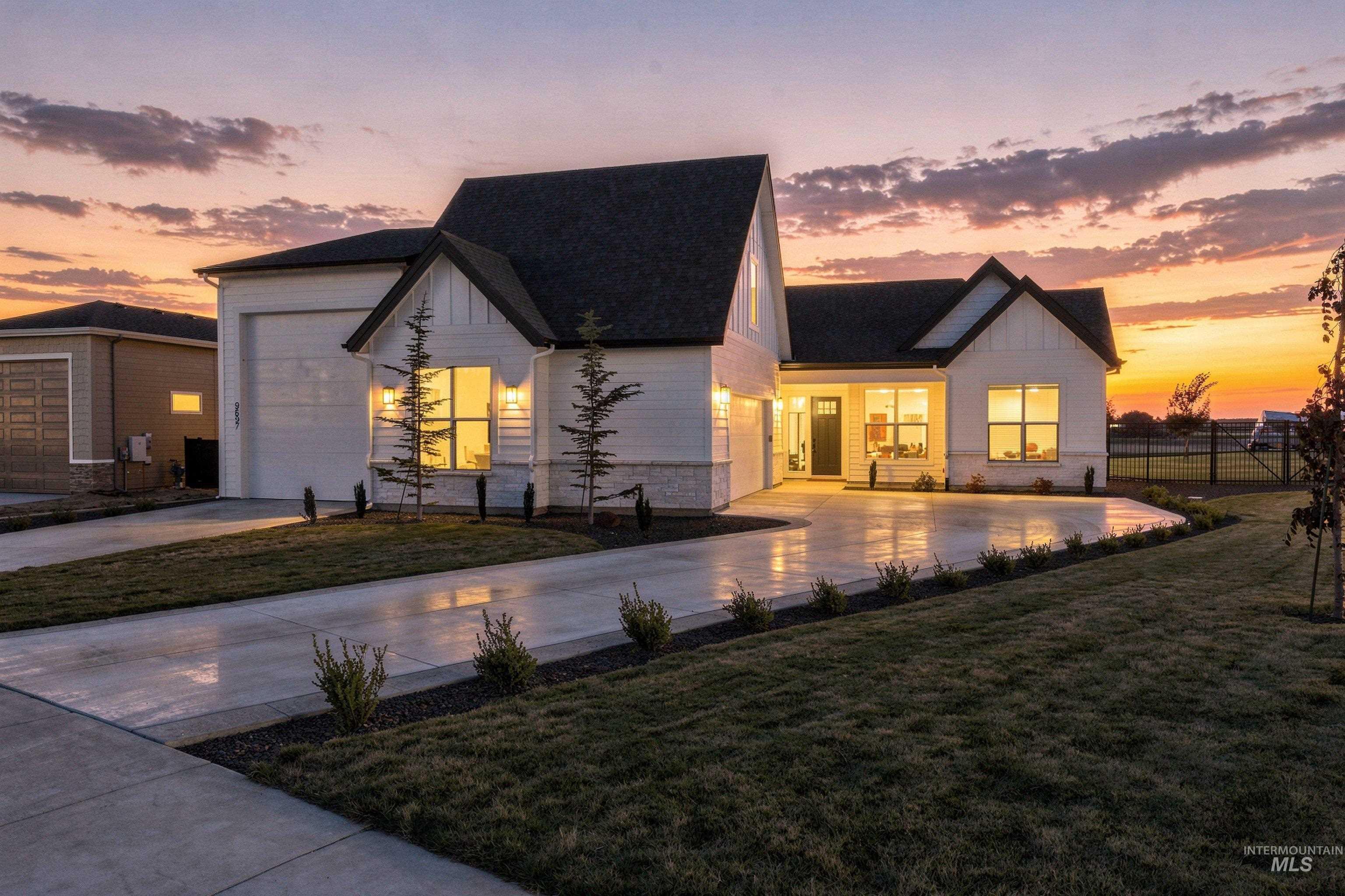 9697 S Coopers Hawk Way, Nampa ID 83686