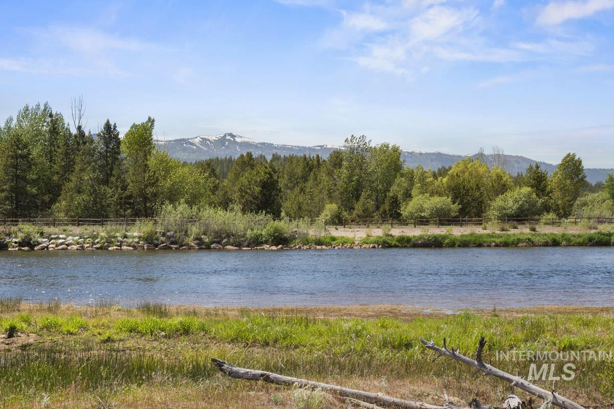 L8 B1 River Bank Drive, Cascade ID 83611