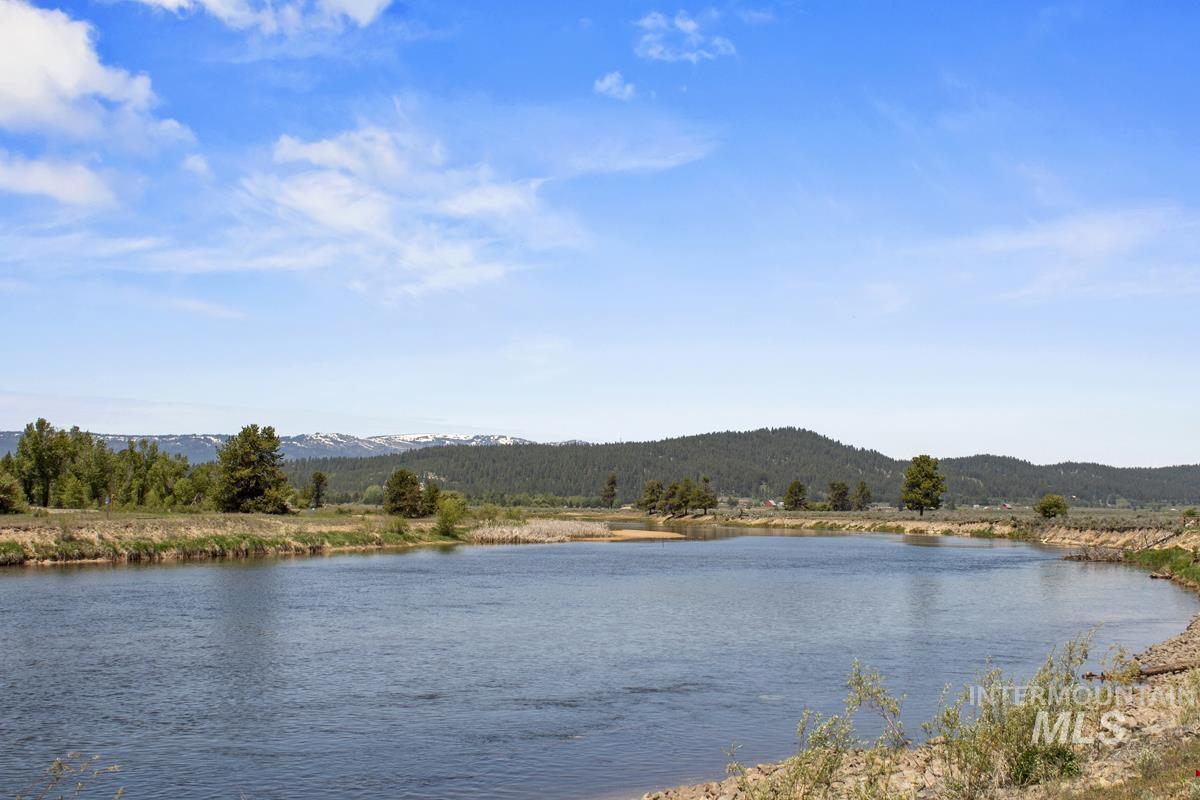 L14 B1 River Bank Drive, Cascade ID 83611