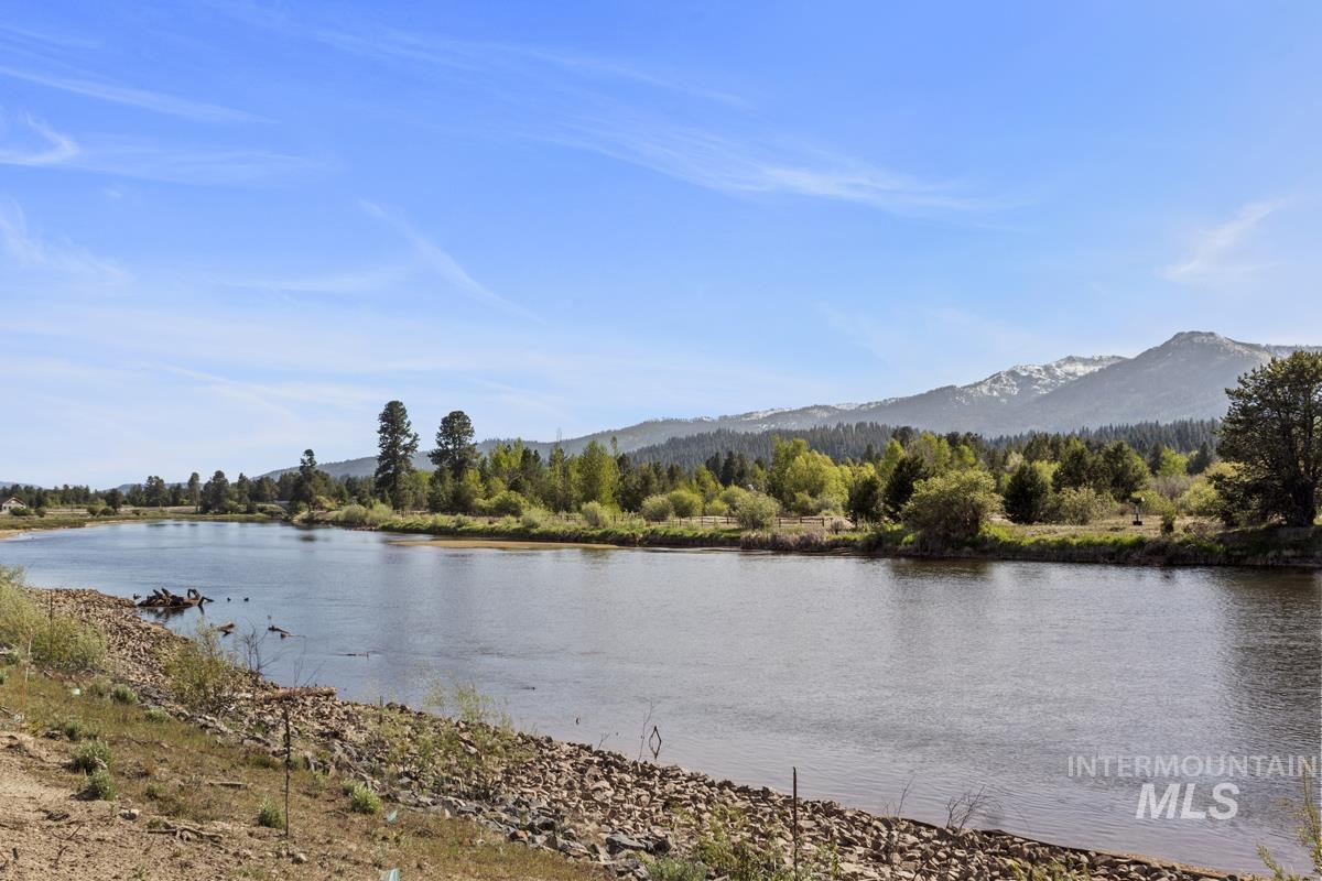 L16 B1 River Bank Drive, Cascade ID 83611