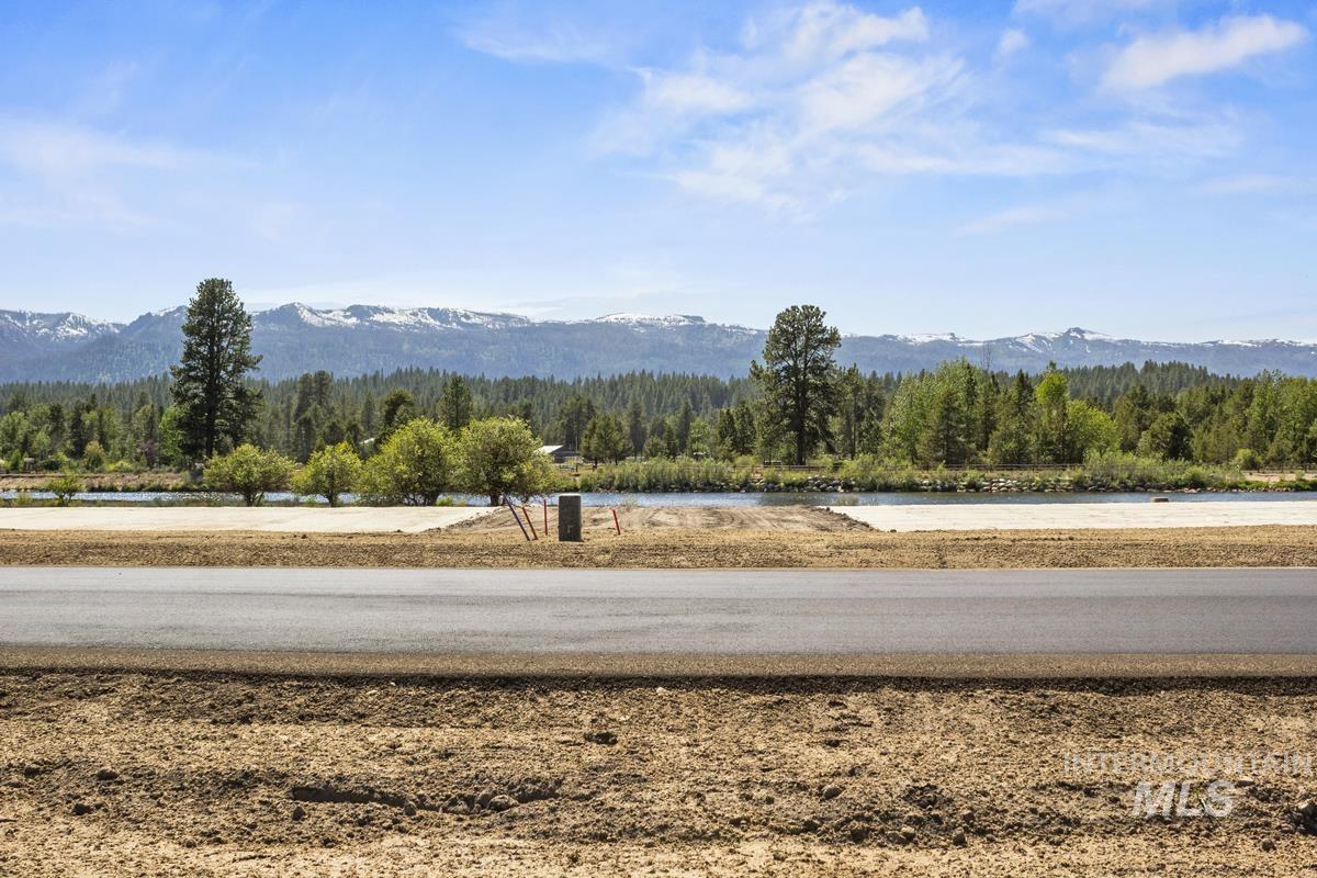 L6 B2 River Bank Drive, Cascade ID 83611